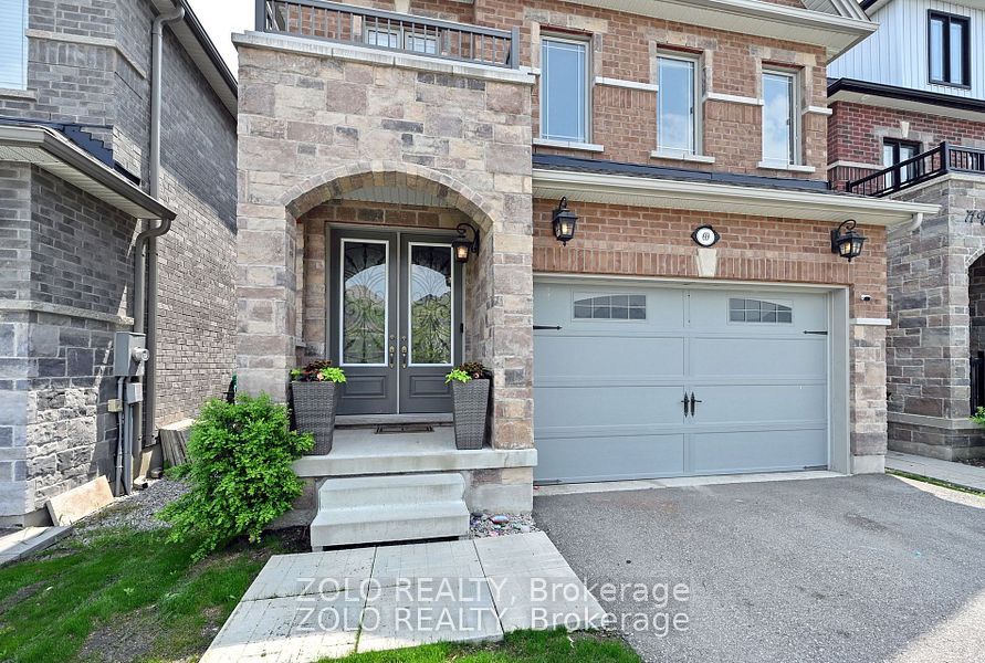69 Walker Boulevard Property Photo 3