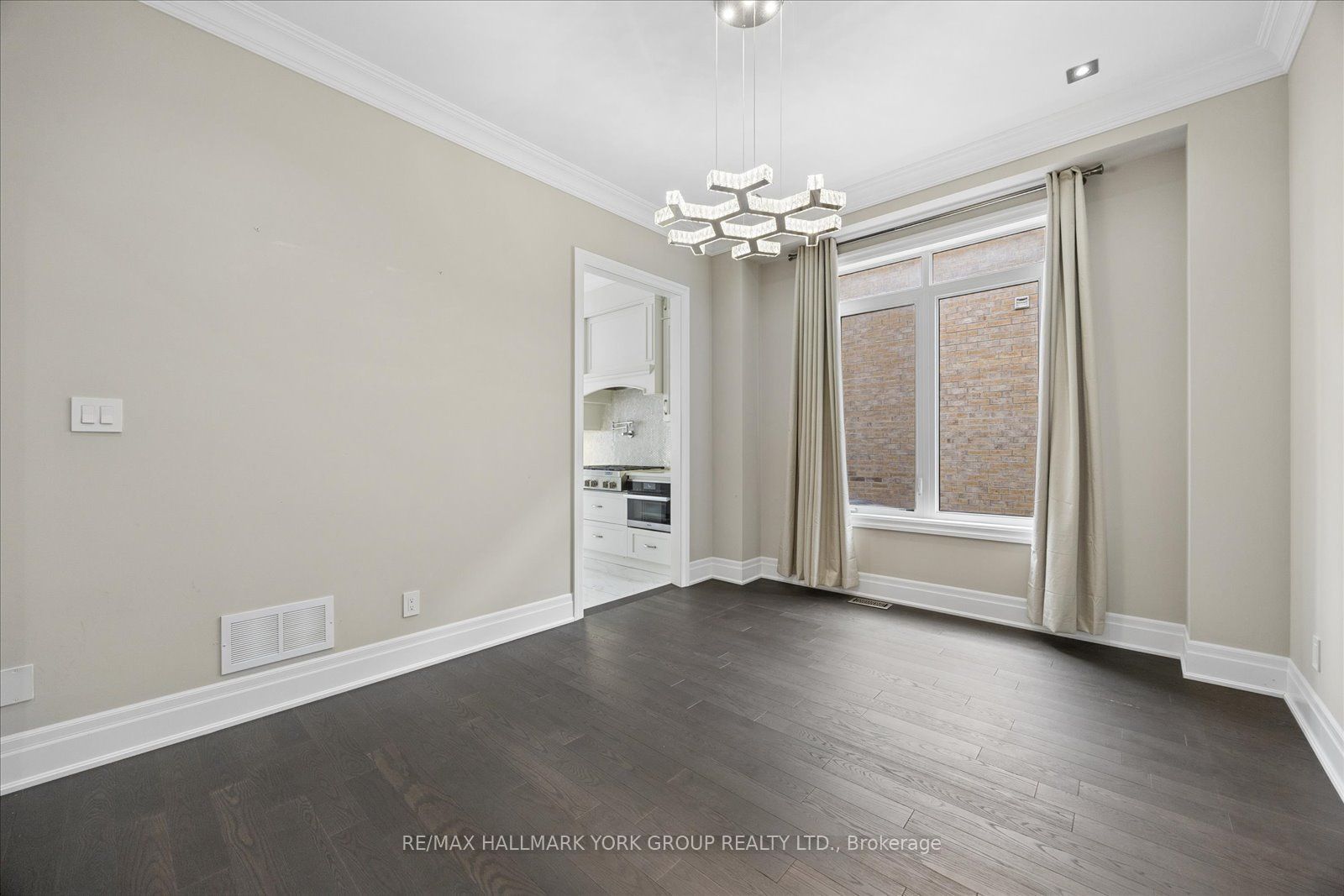19 Lampkin Street Property Photo 8