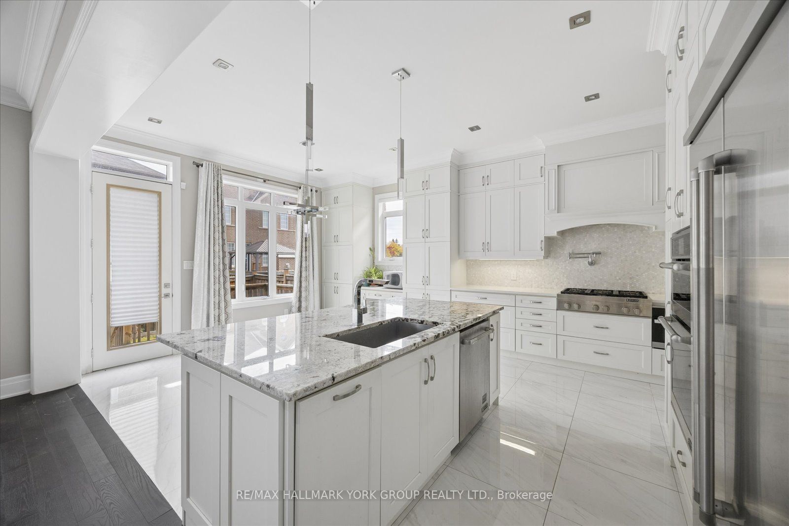 19 Lampkin Street Property Photo 14