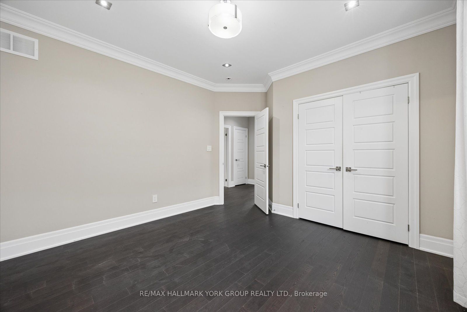19 Lampkin Street Property Photo 37