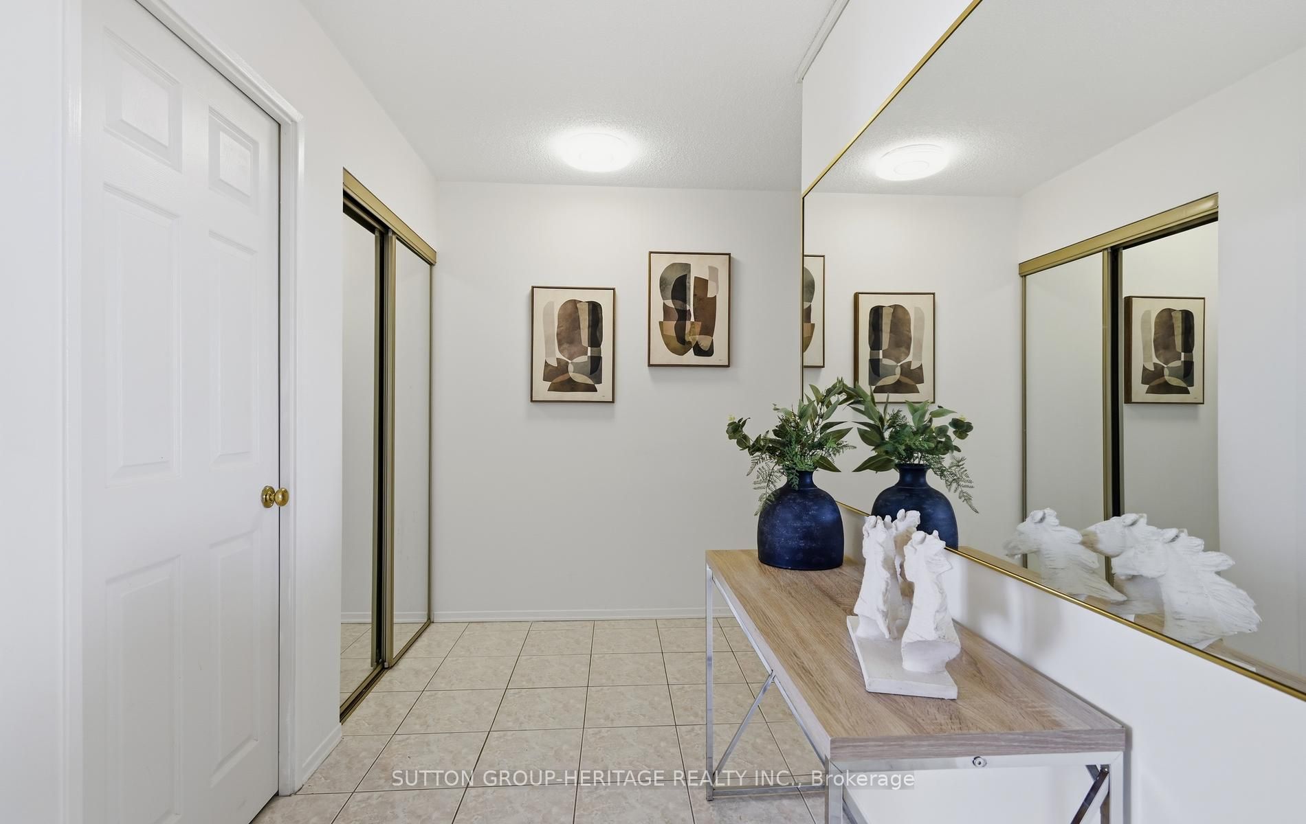 40 Harding Boulevard W 1112 Property Photo 7