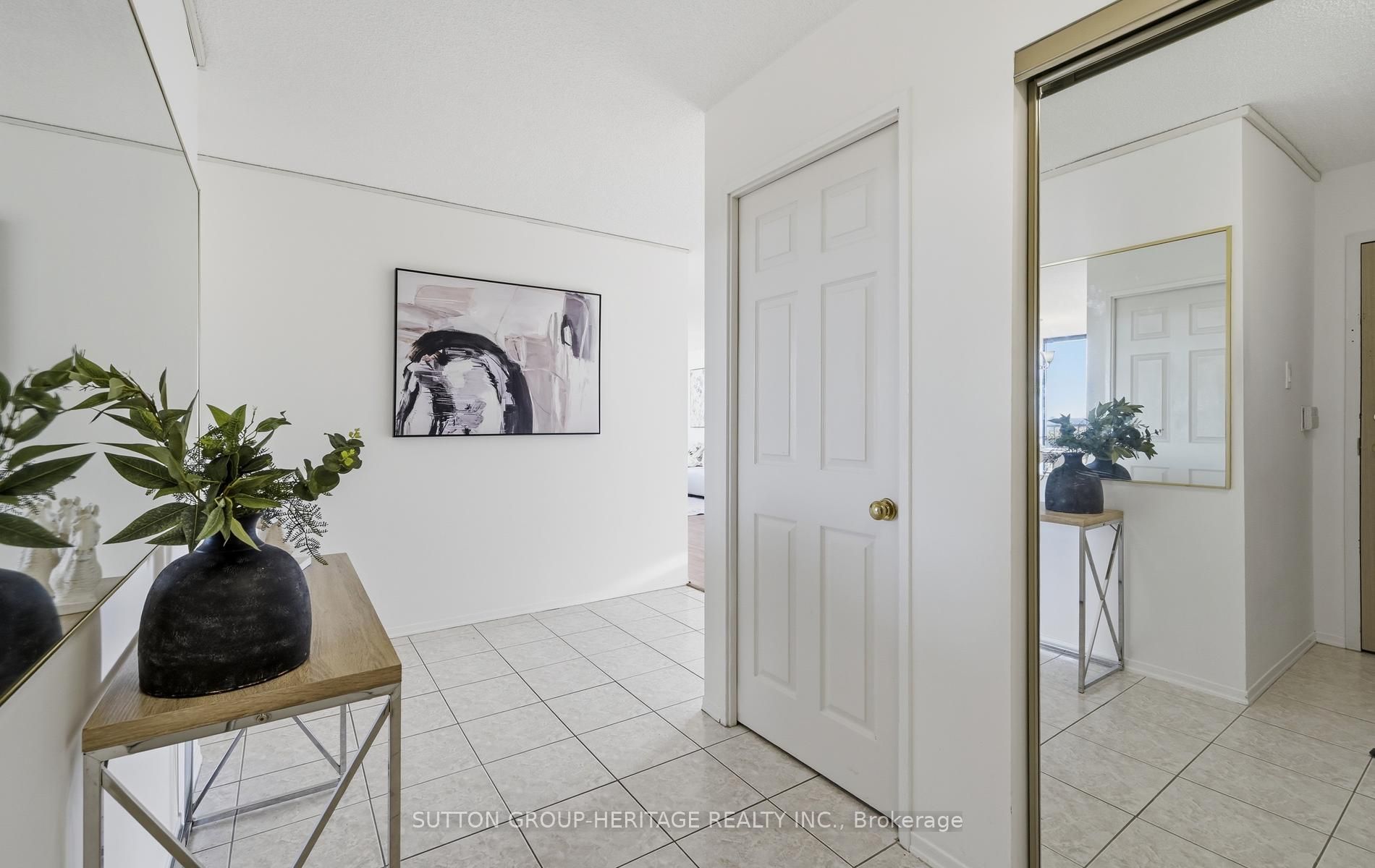 40 Harding Boulevard W 1112 Property Photo 8