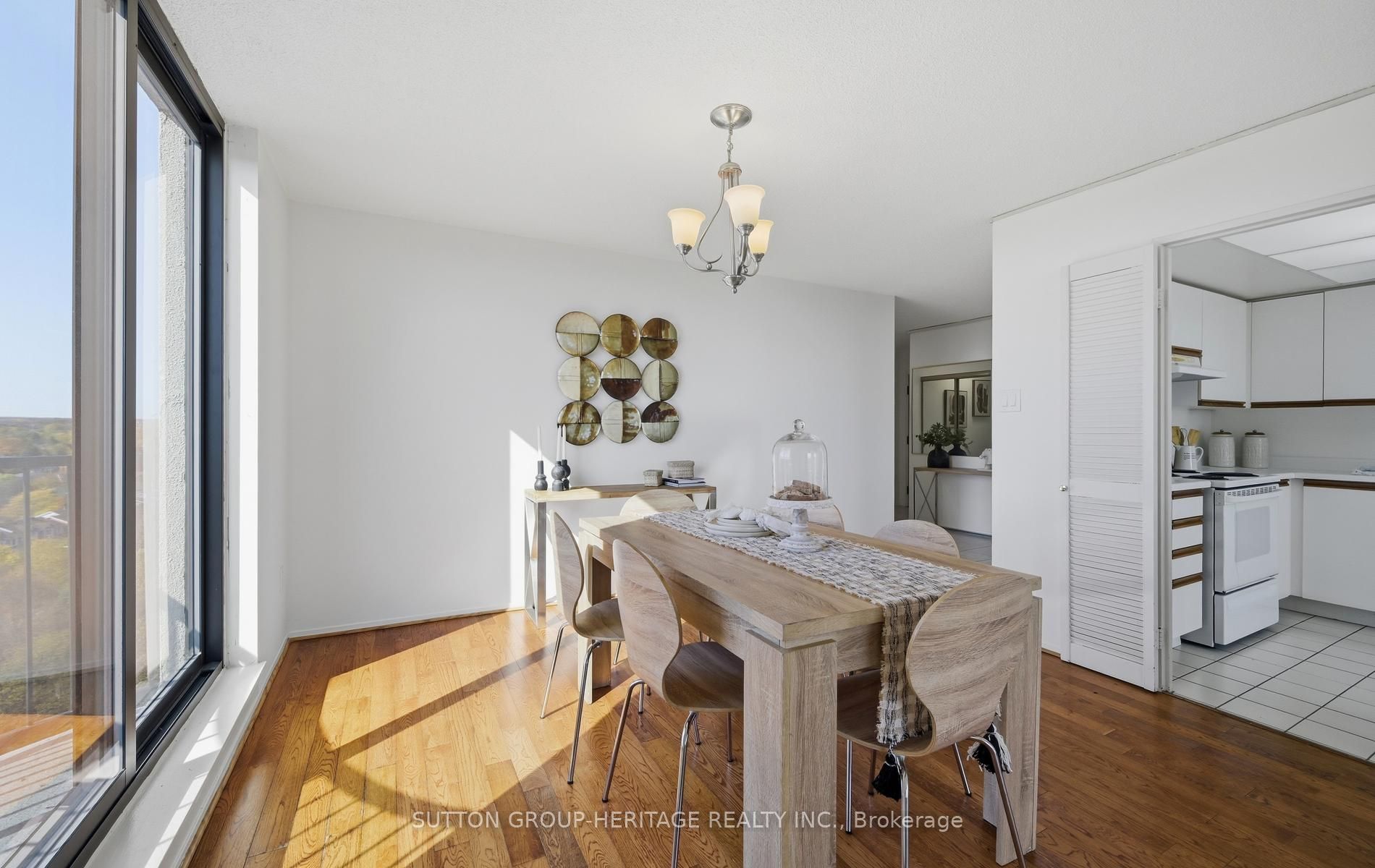 40 Harding Boulevard W 1112 Property Photo 10
