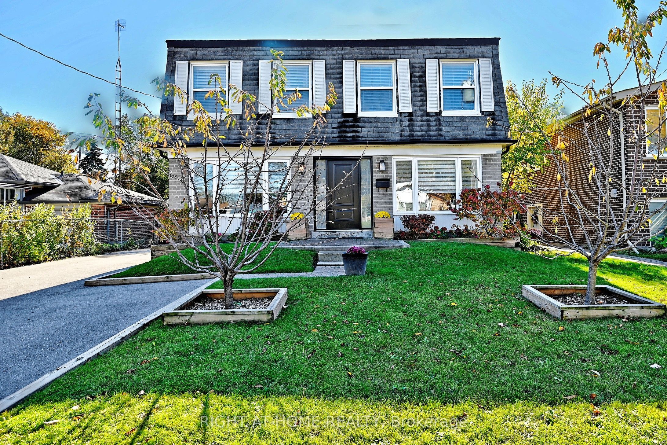 454 Alper Street Property Photo 3