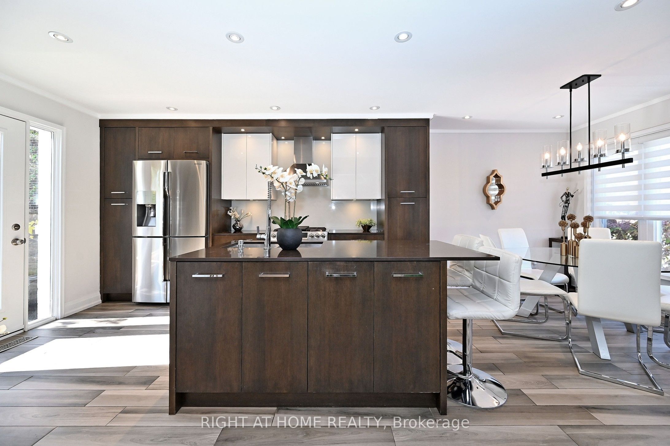 454 Alper Street Property Photo 12