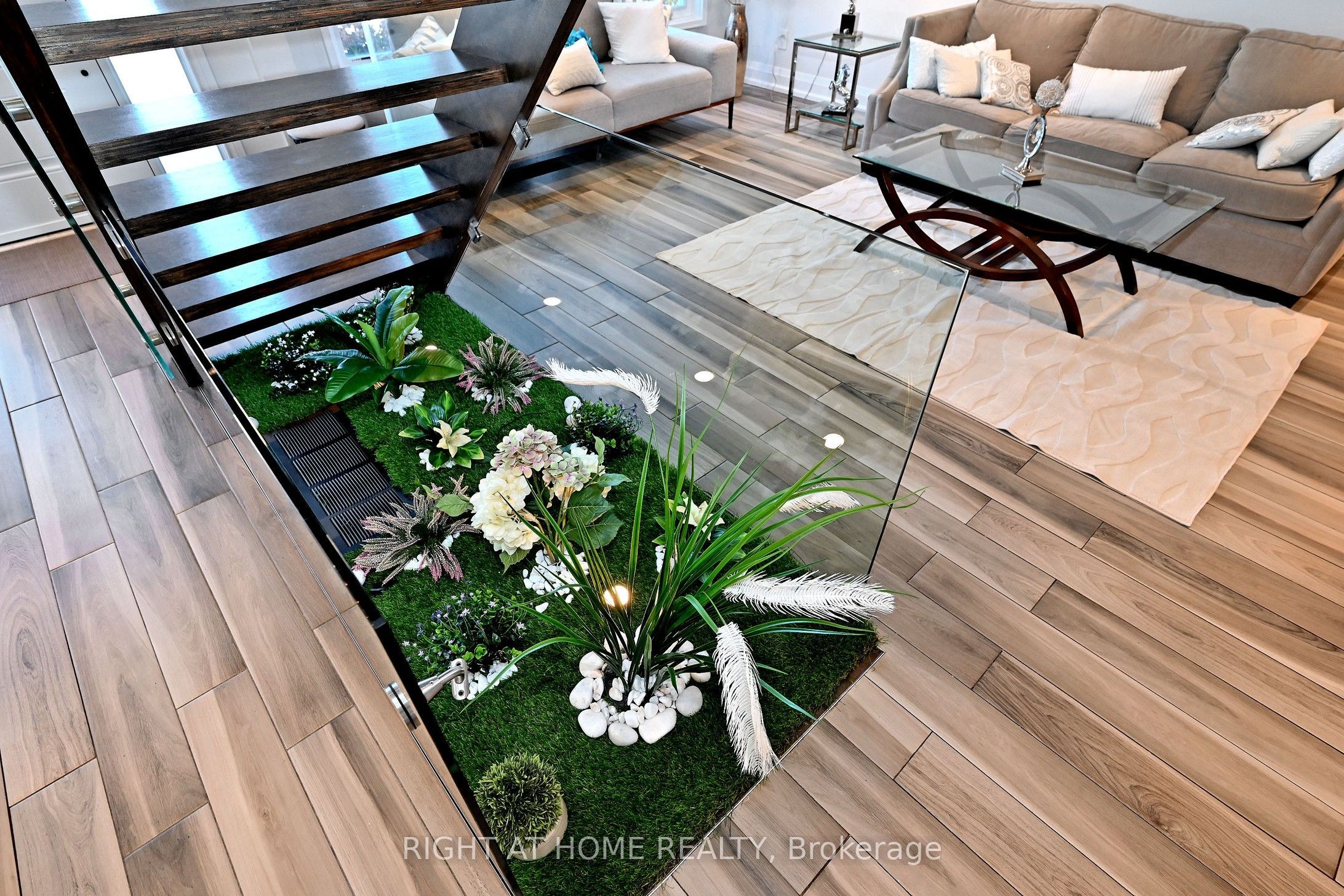 454 Alper Street Property Photo 16