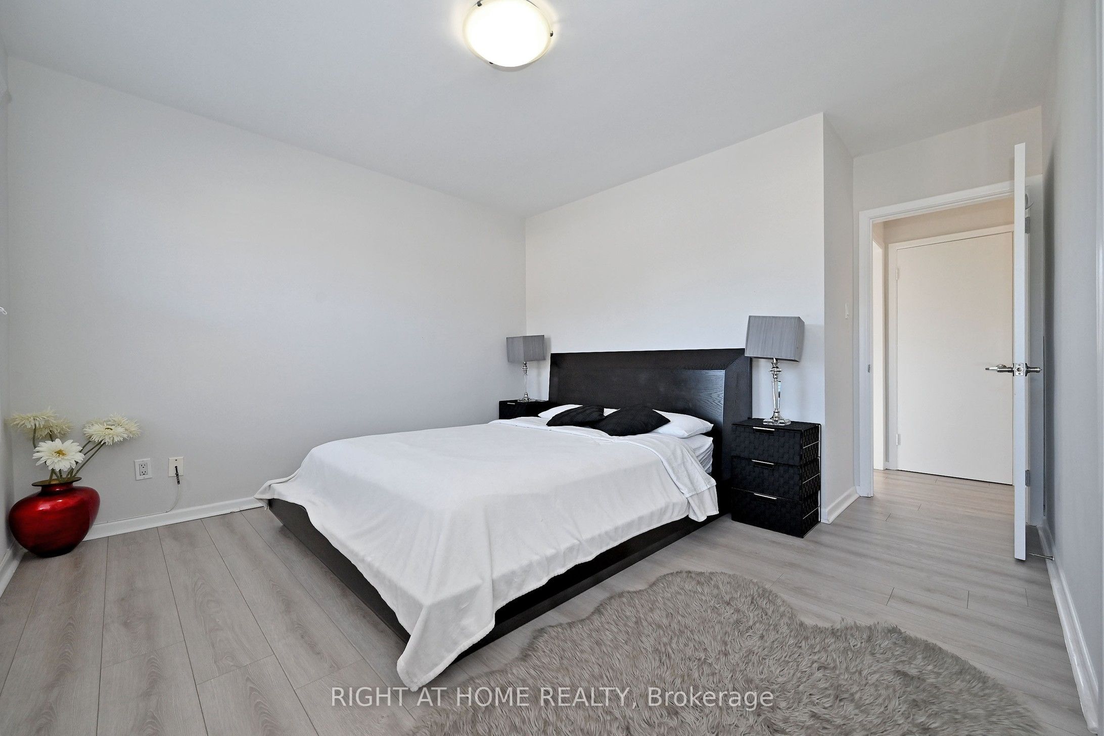 454 Alper Street Property Photo 18
