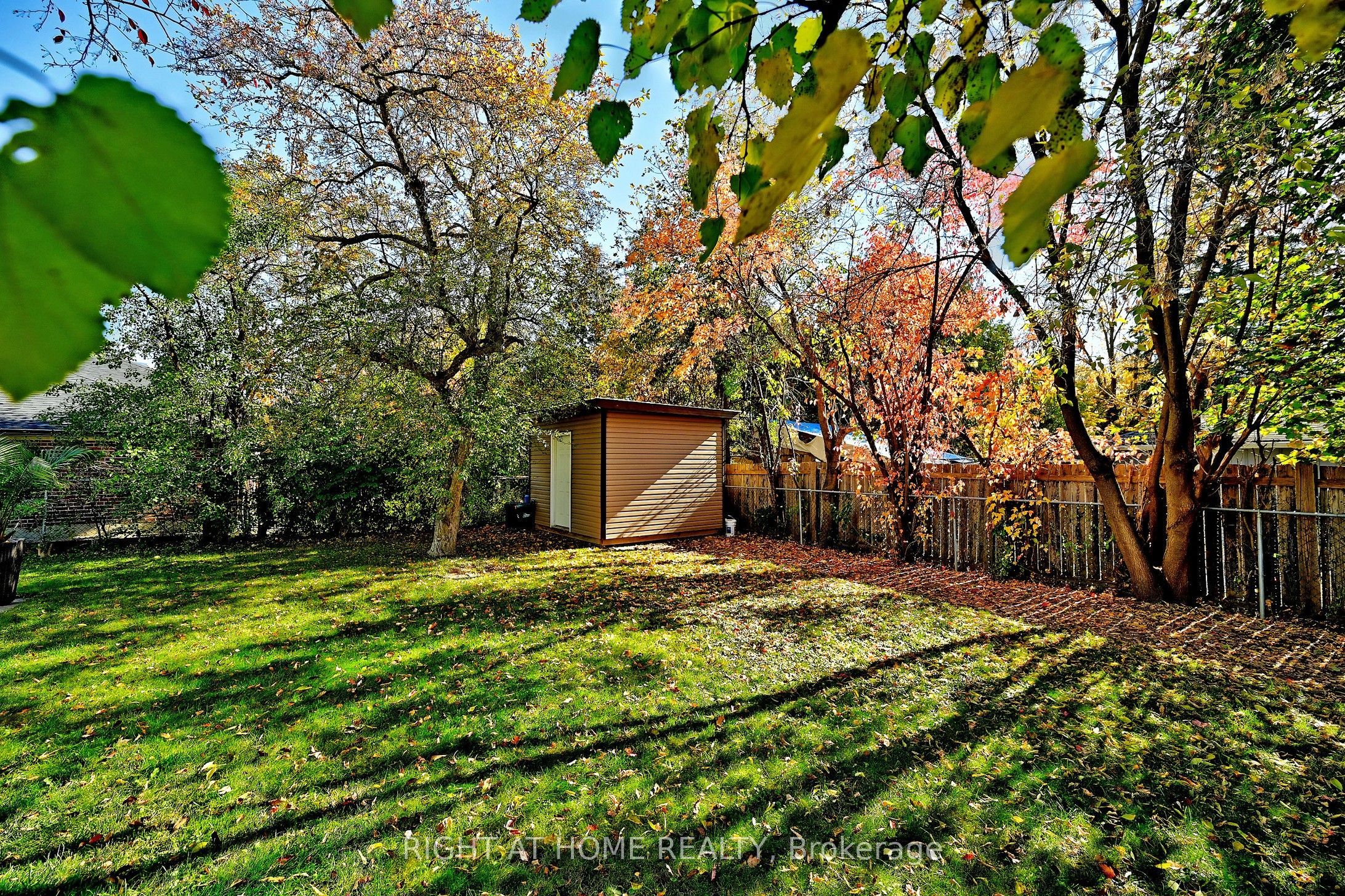 454 Alper Street Property Photo 28