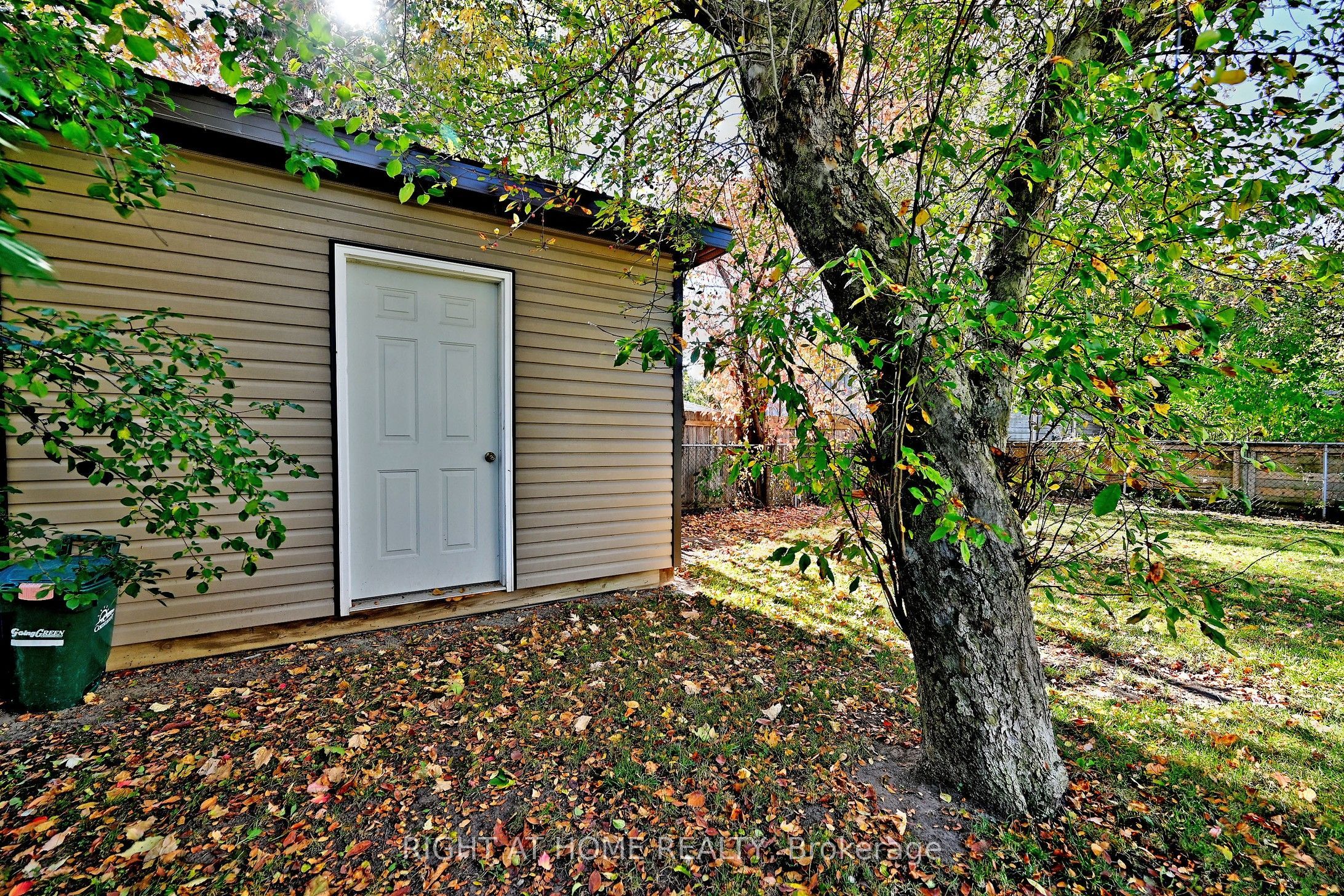 454 Alper Street Property Photo 29