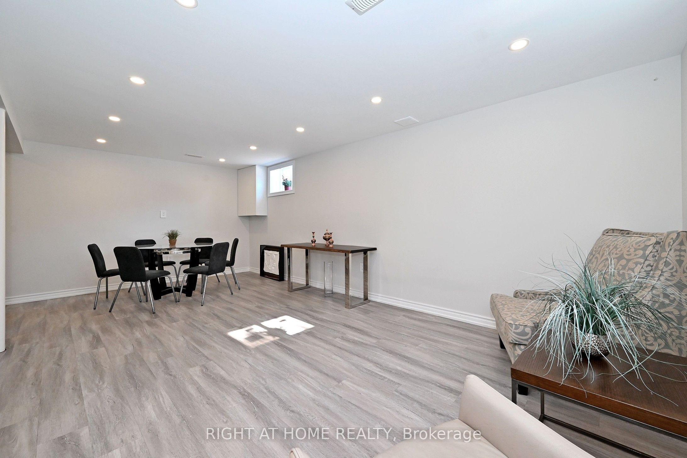 454 Alper Street Property Photo 31