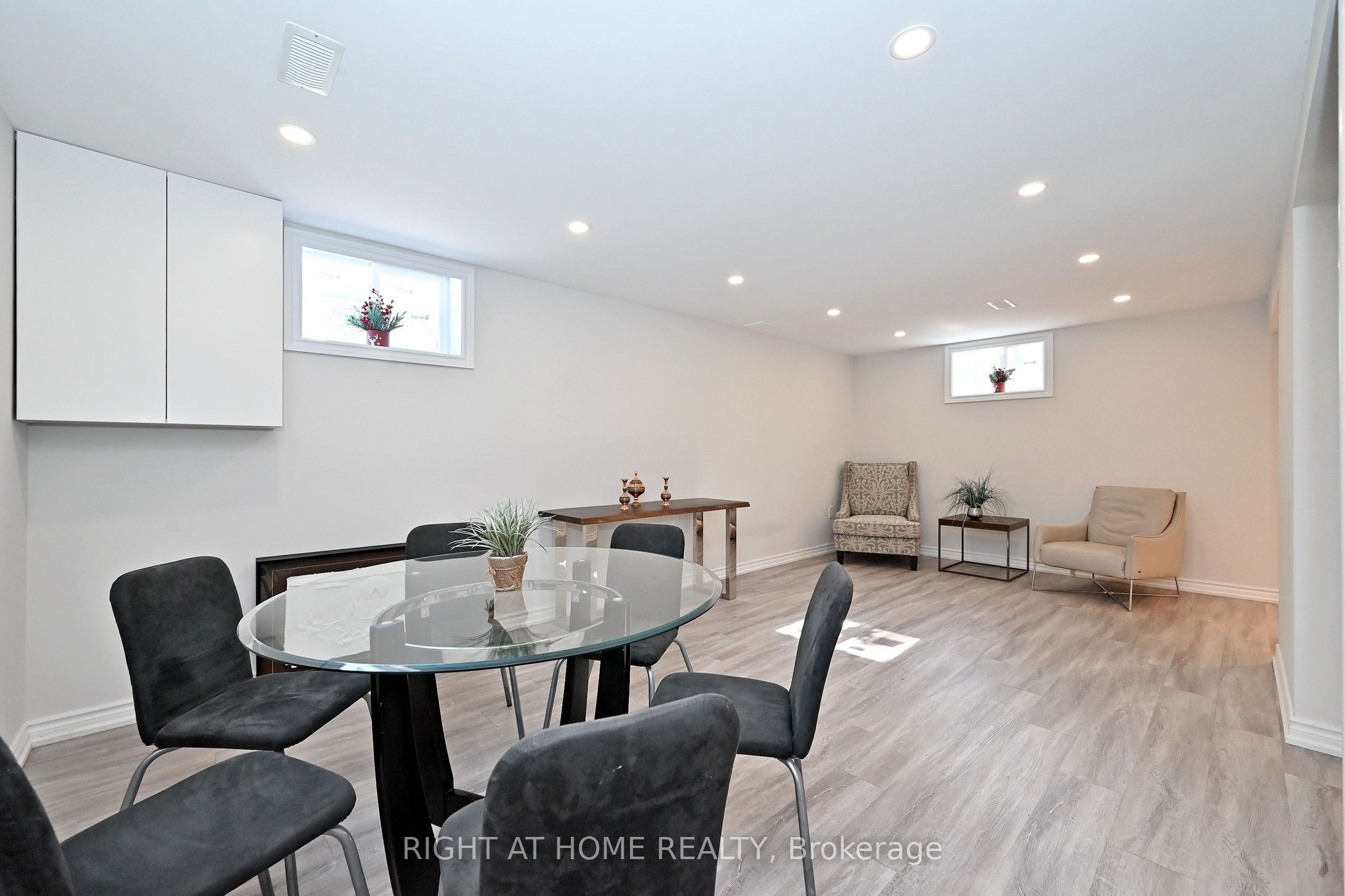 454 Alper Street Property Photo 32
