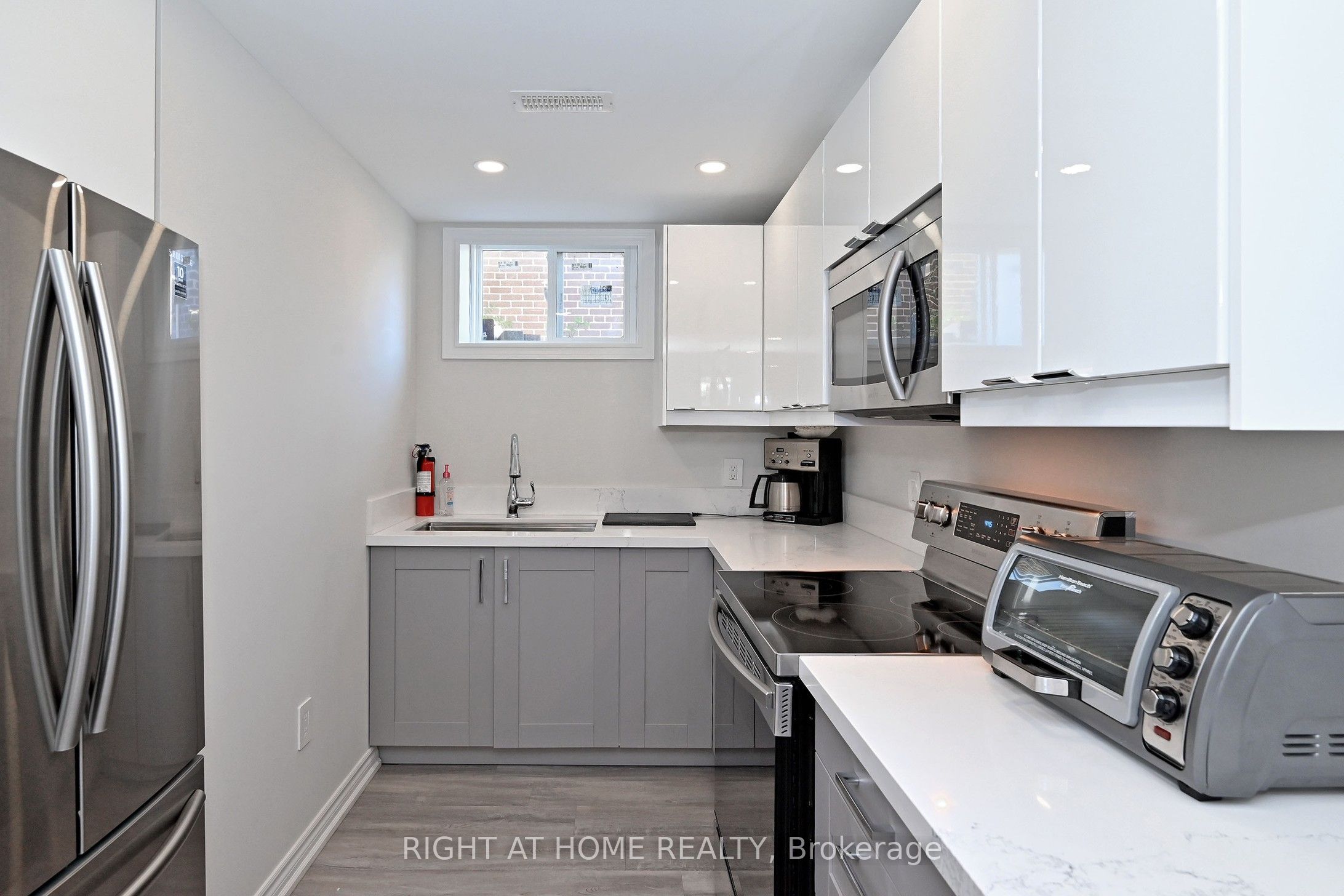 454 Alper Street Property Photo 37