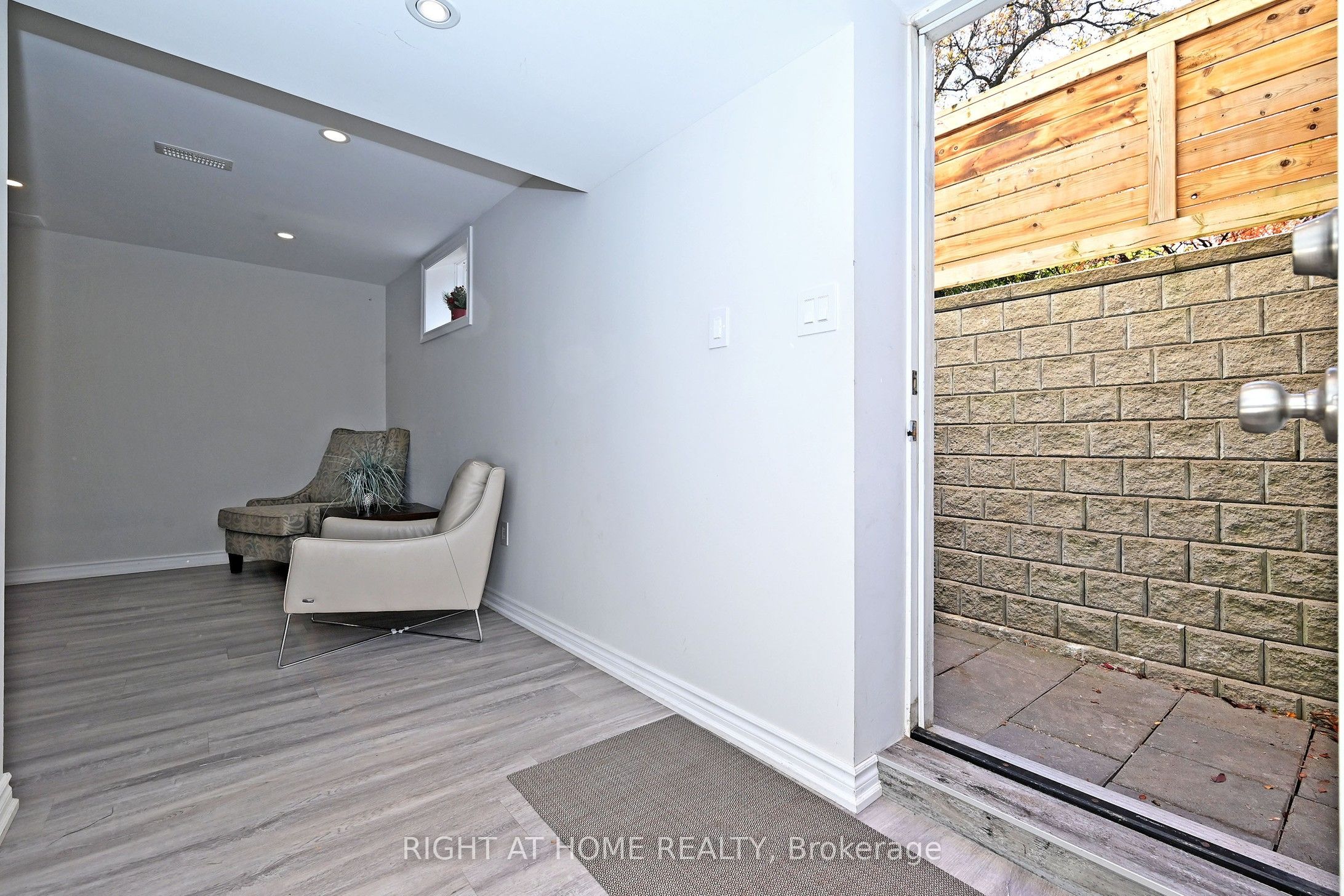 454 Alper Street Property Photo 39