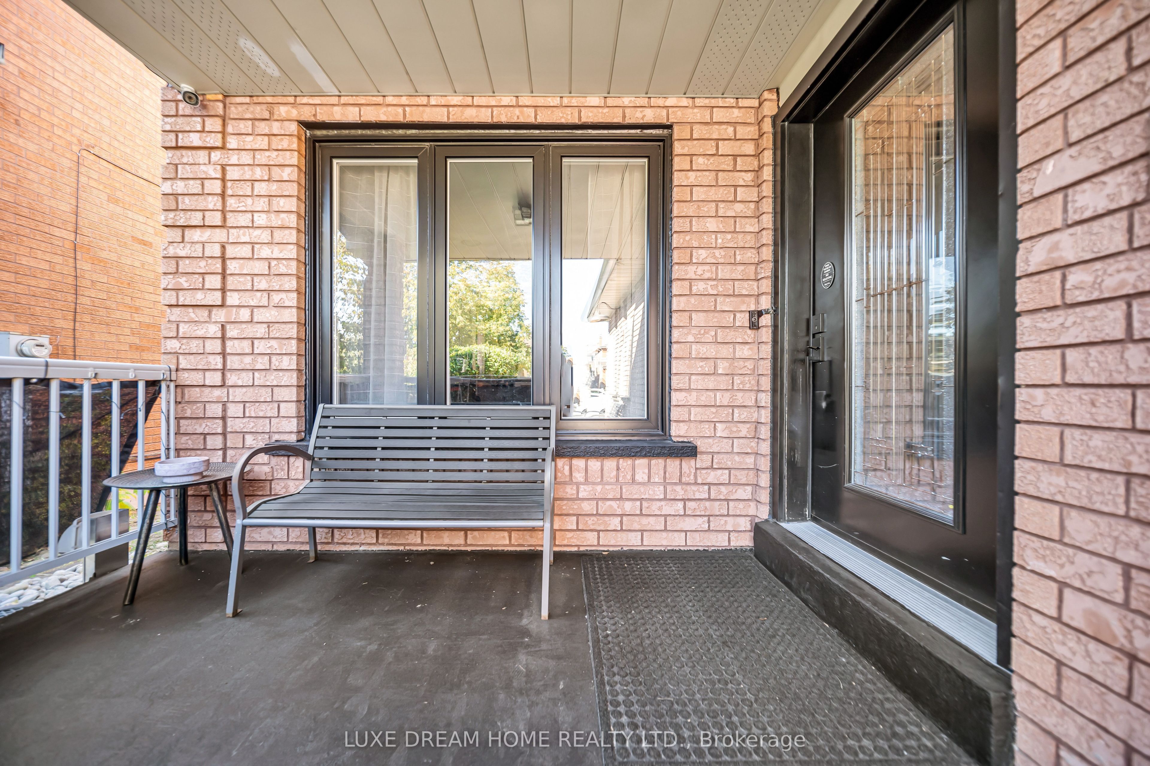 78 Governor Crescent Property Photo 4