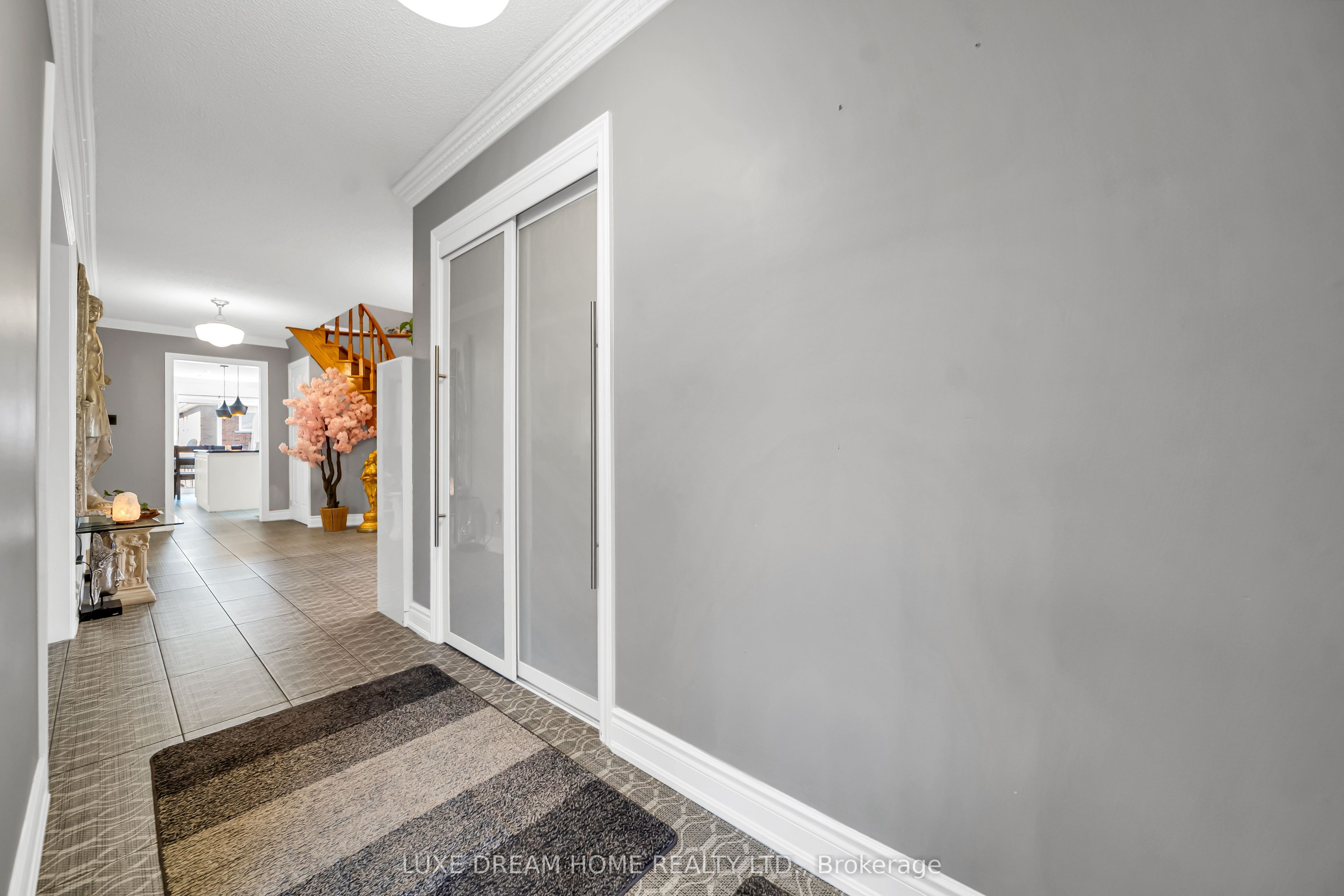 78 Governor Crescent Property Photo 6
