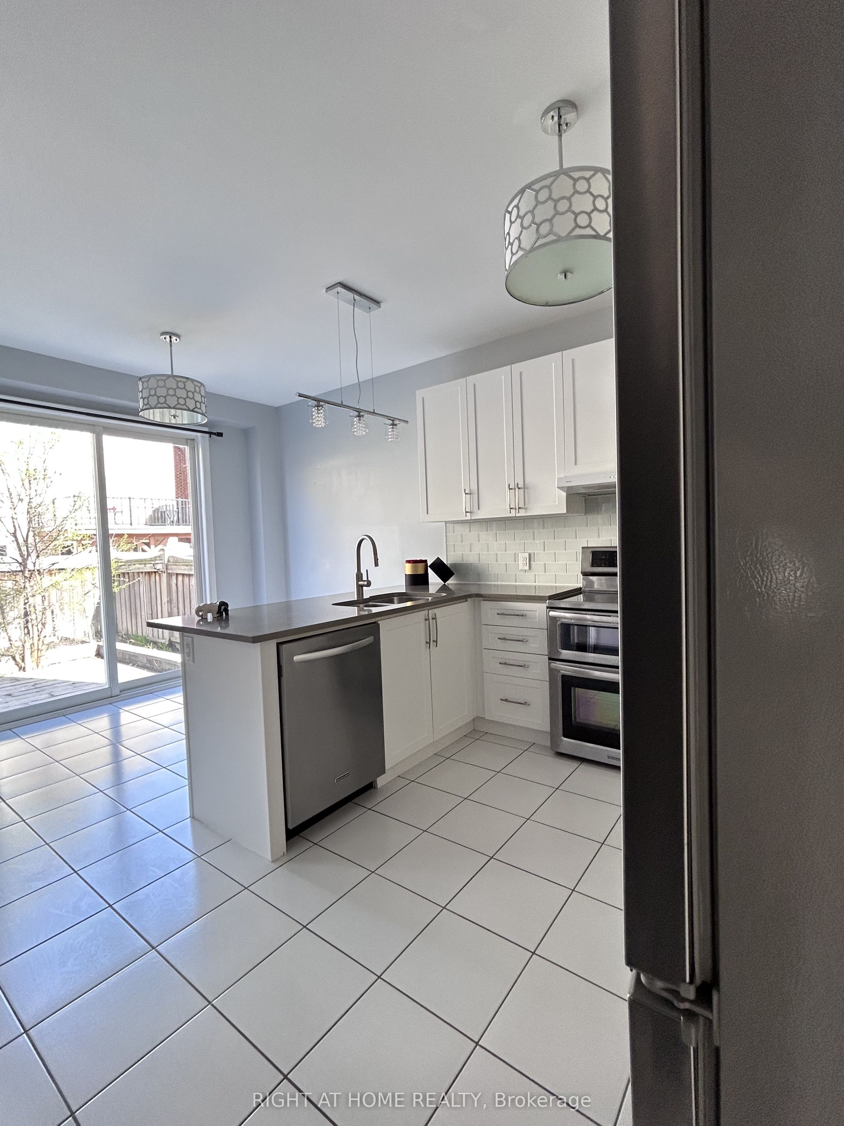 438 Kwapis Boulevard Property Photo 6