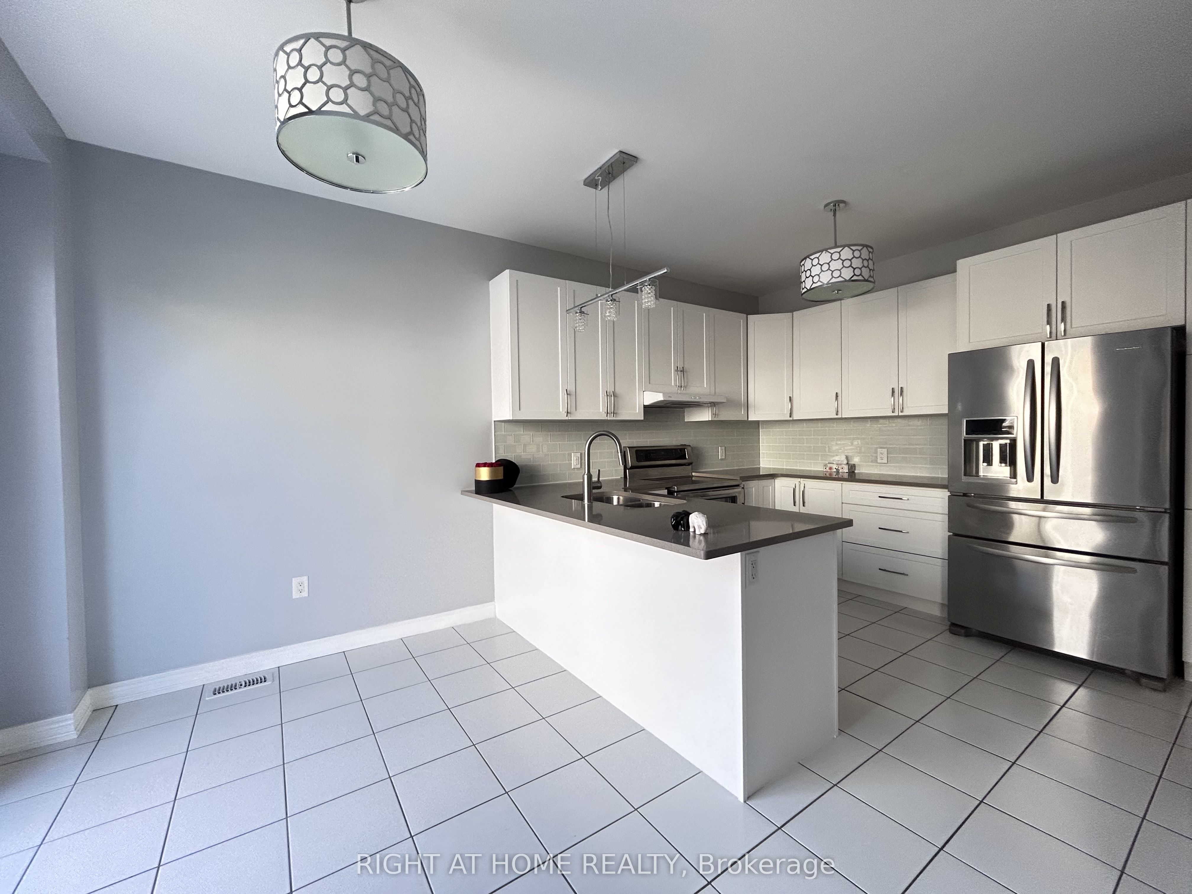 438 Kwapis Boulevard Property Photo 7