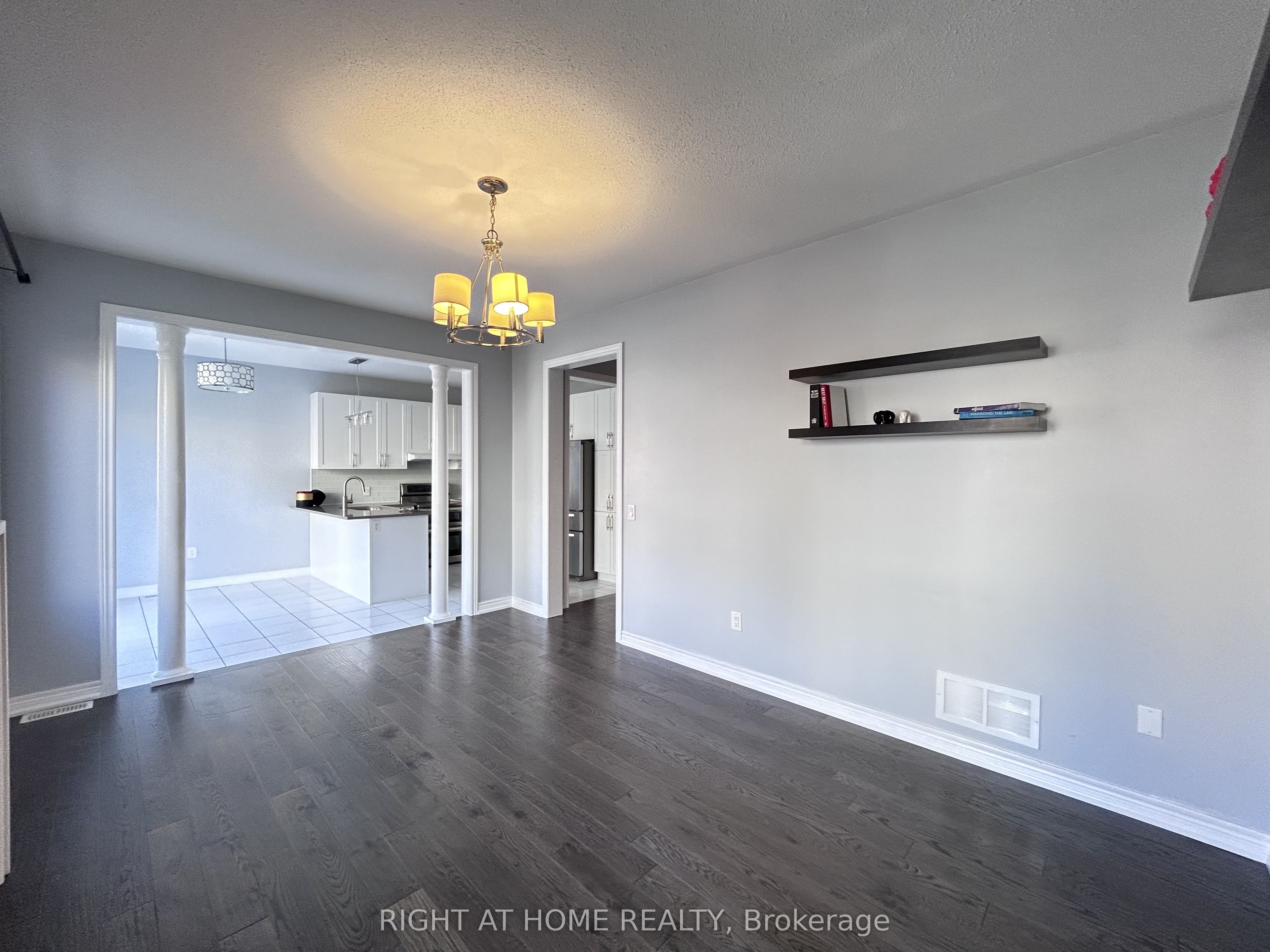 438 Kwapis Boulevard Property Photo 10