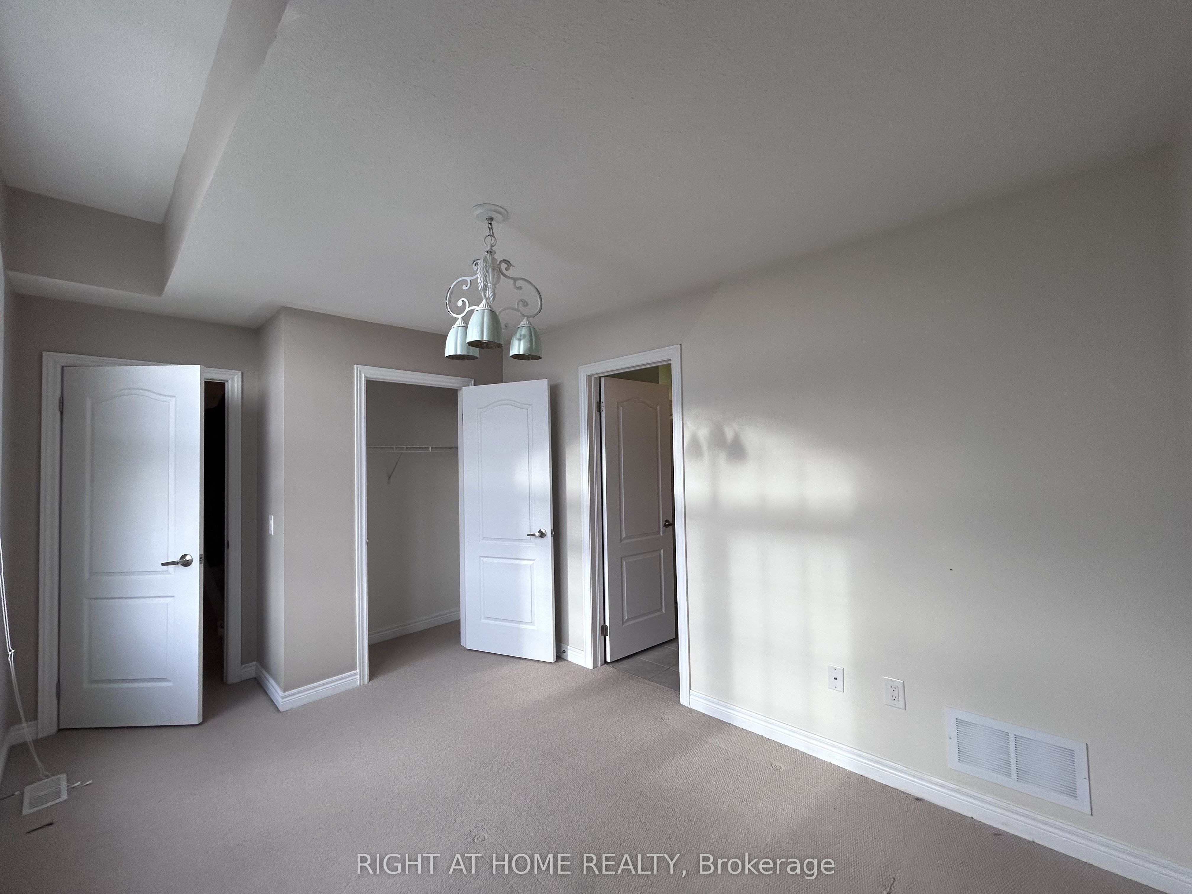 438 Kwapis Boulevard Property Photo 13