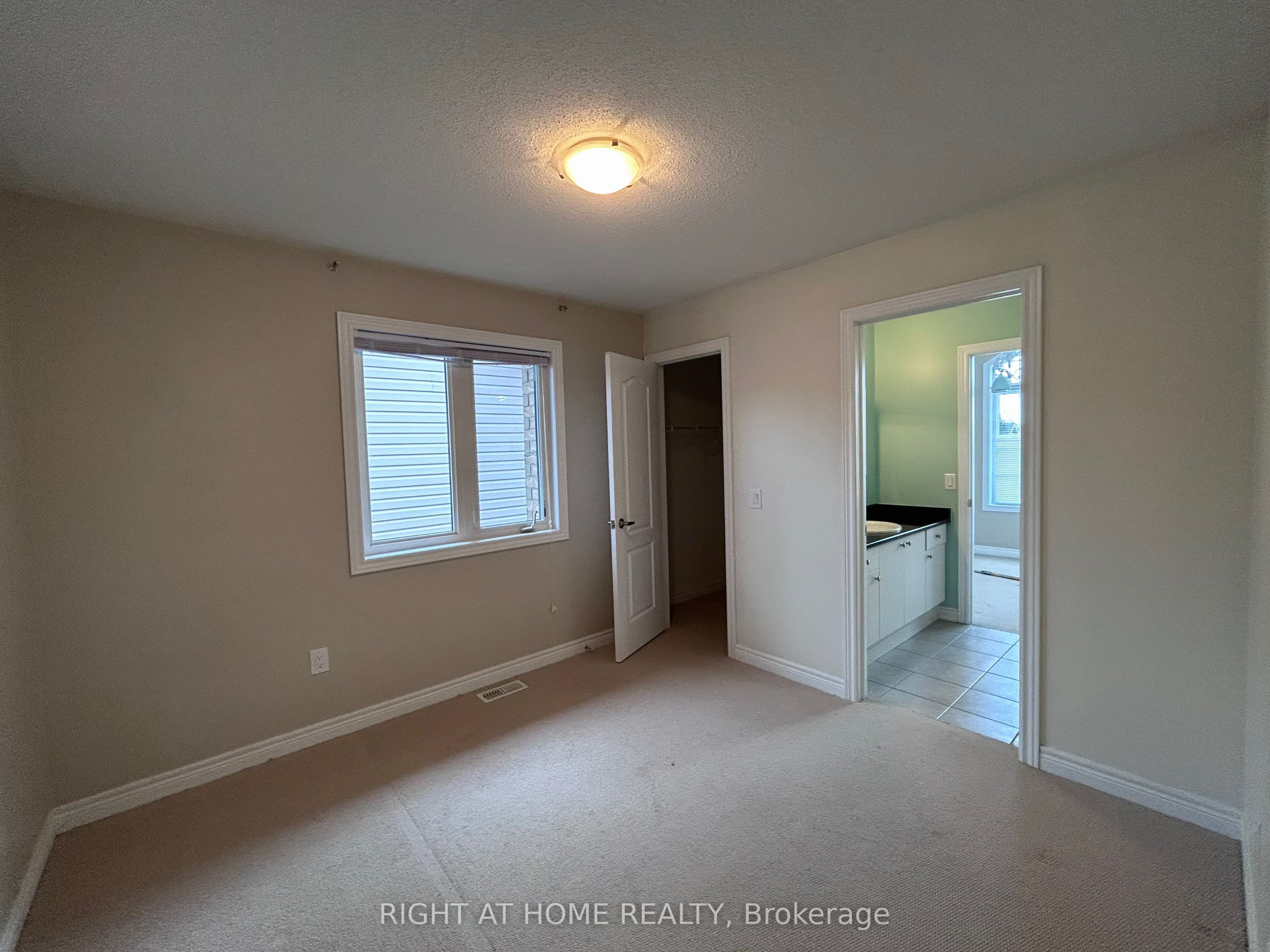 438 Kwapis Boulevard Property Photo 16