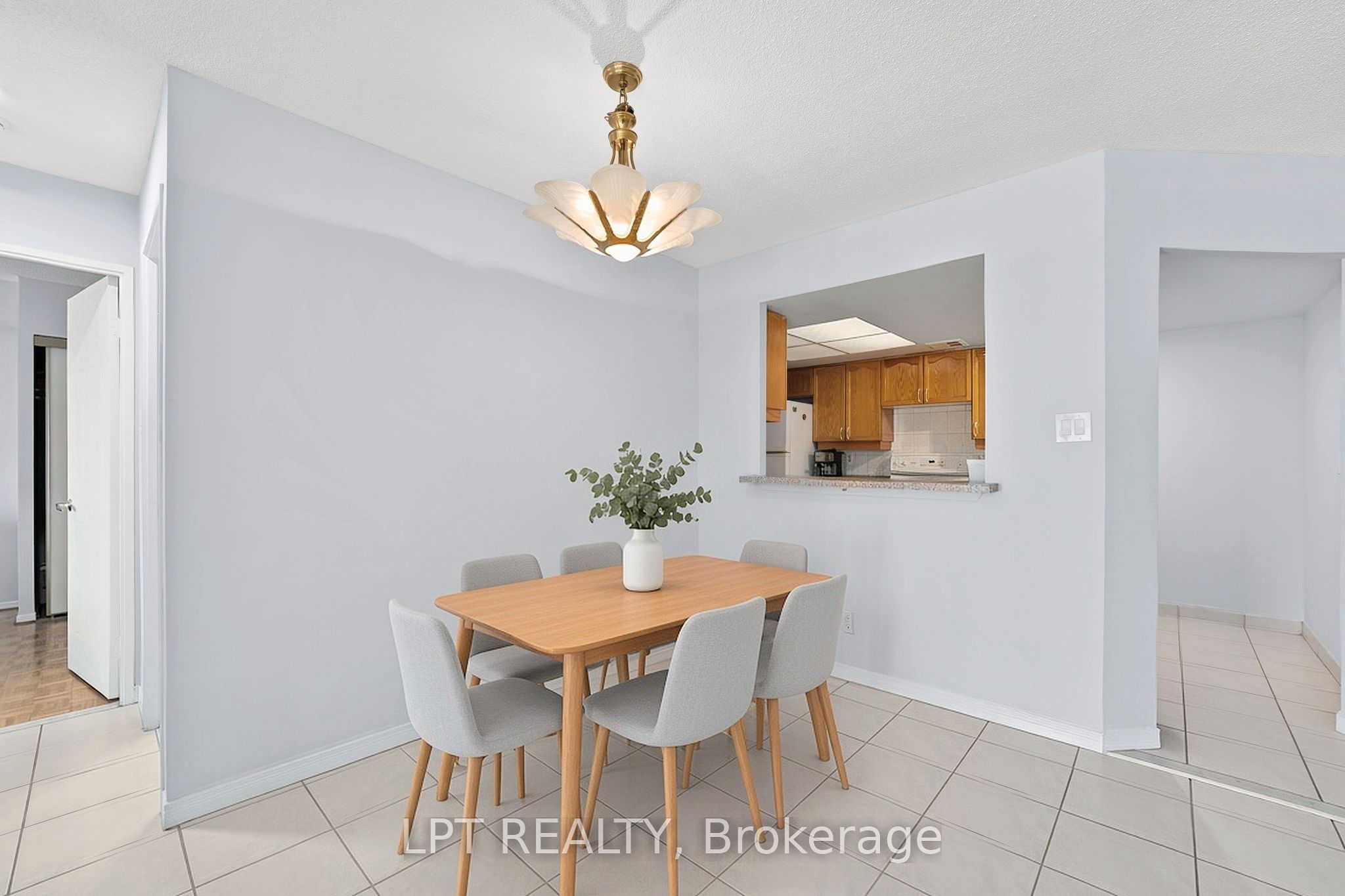 32 Clarissa Drive 521 Property Photo 11