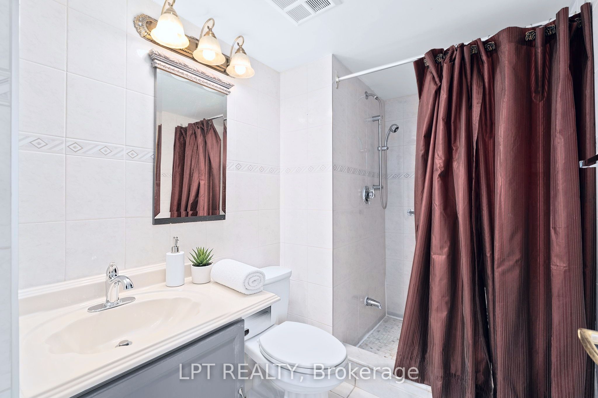 32 Clarissa Drive 521 Property Photo 24
