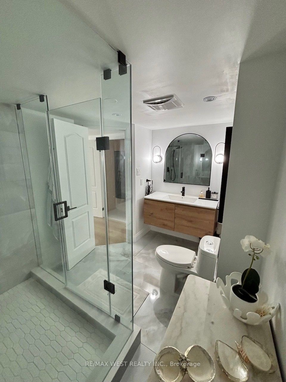 7 Townsgate Drive 1408 Property Photo 10