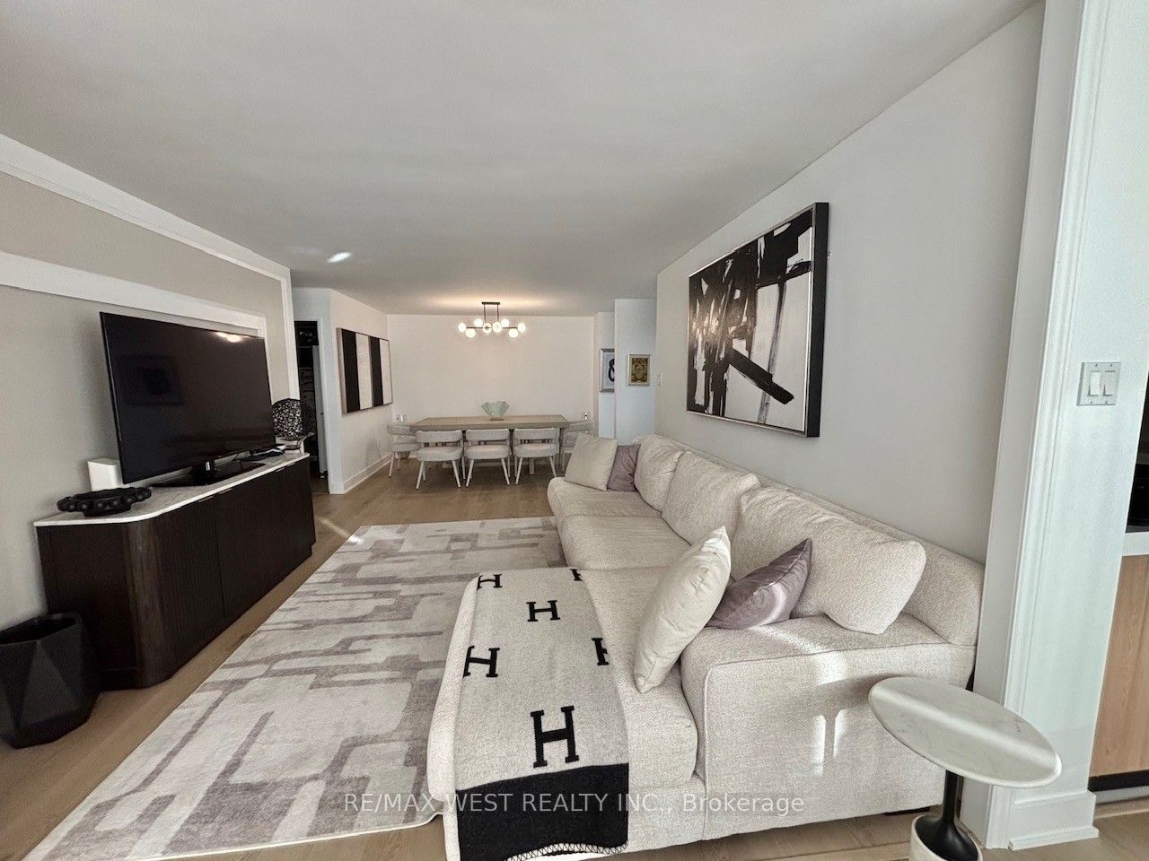 7 Townsgate Drive 1408 Property Photo 14