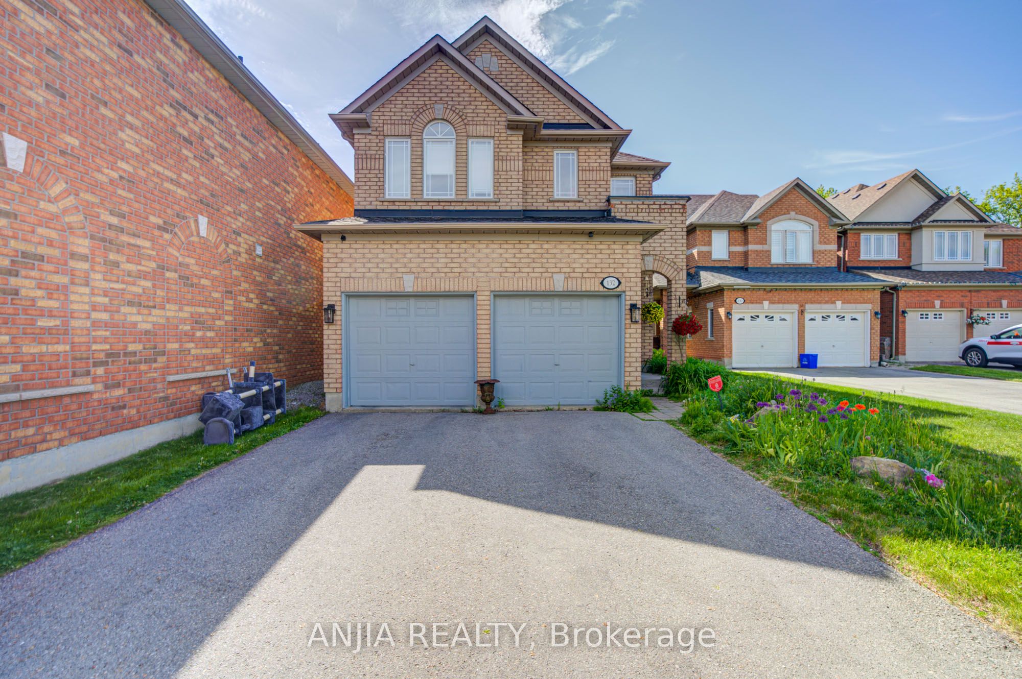 132 Estate Garden Drive Property Photo 1