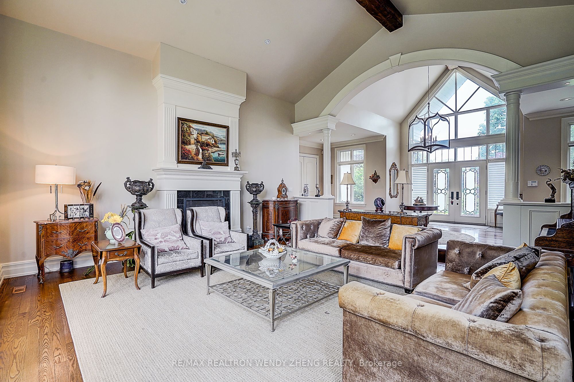 8 Alm Court Property Photo 6
