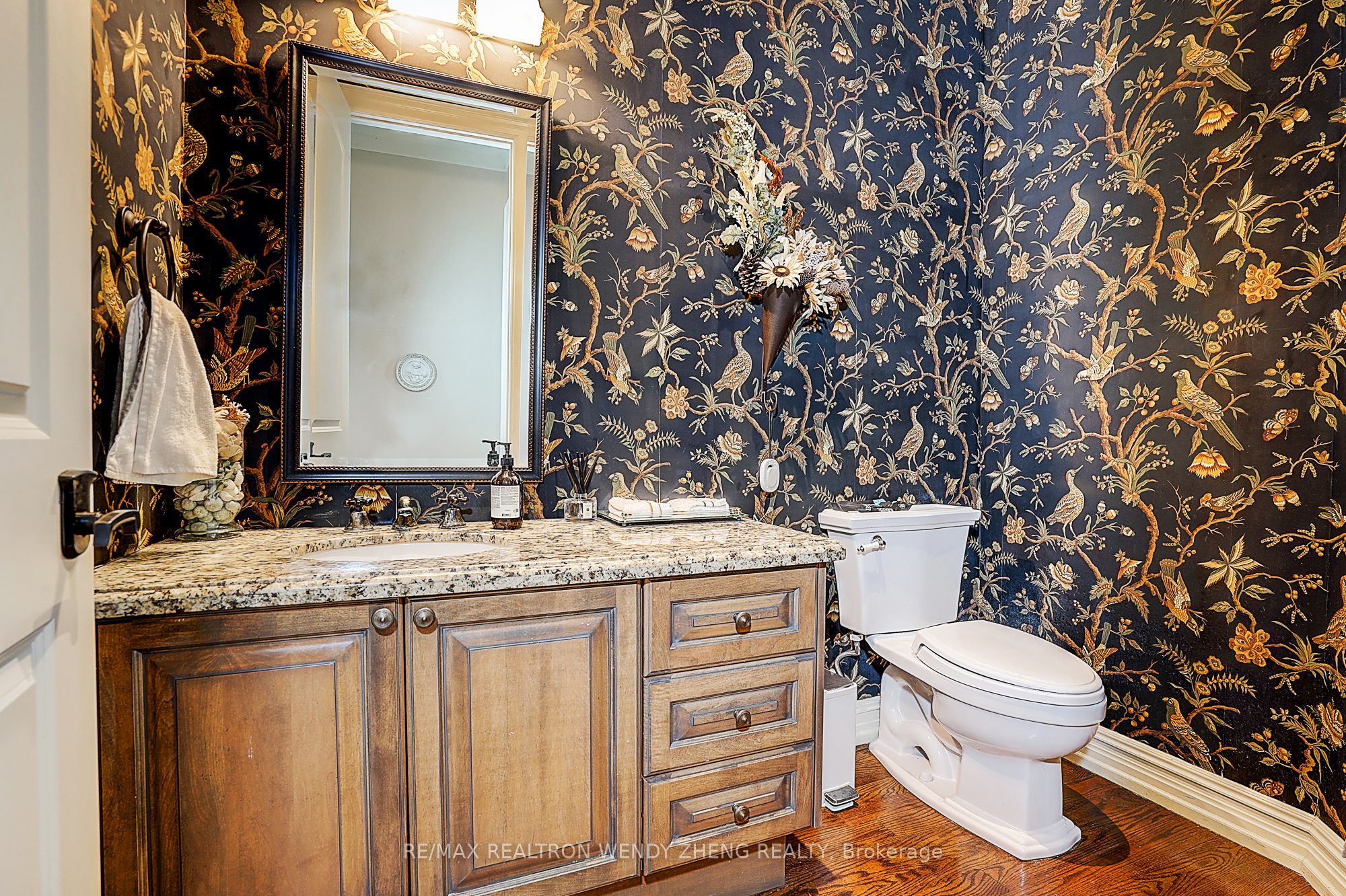 8 Alm Court Property Photo 16