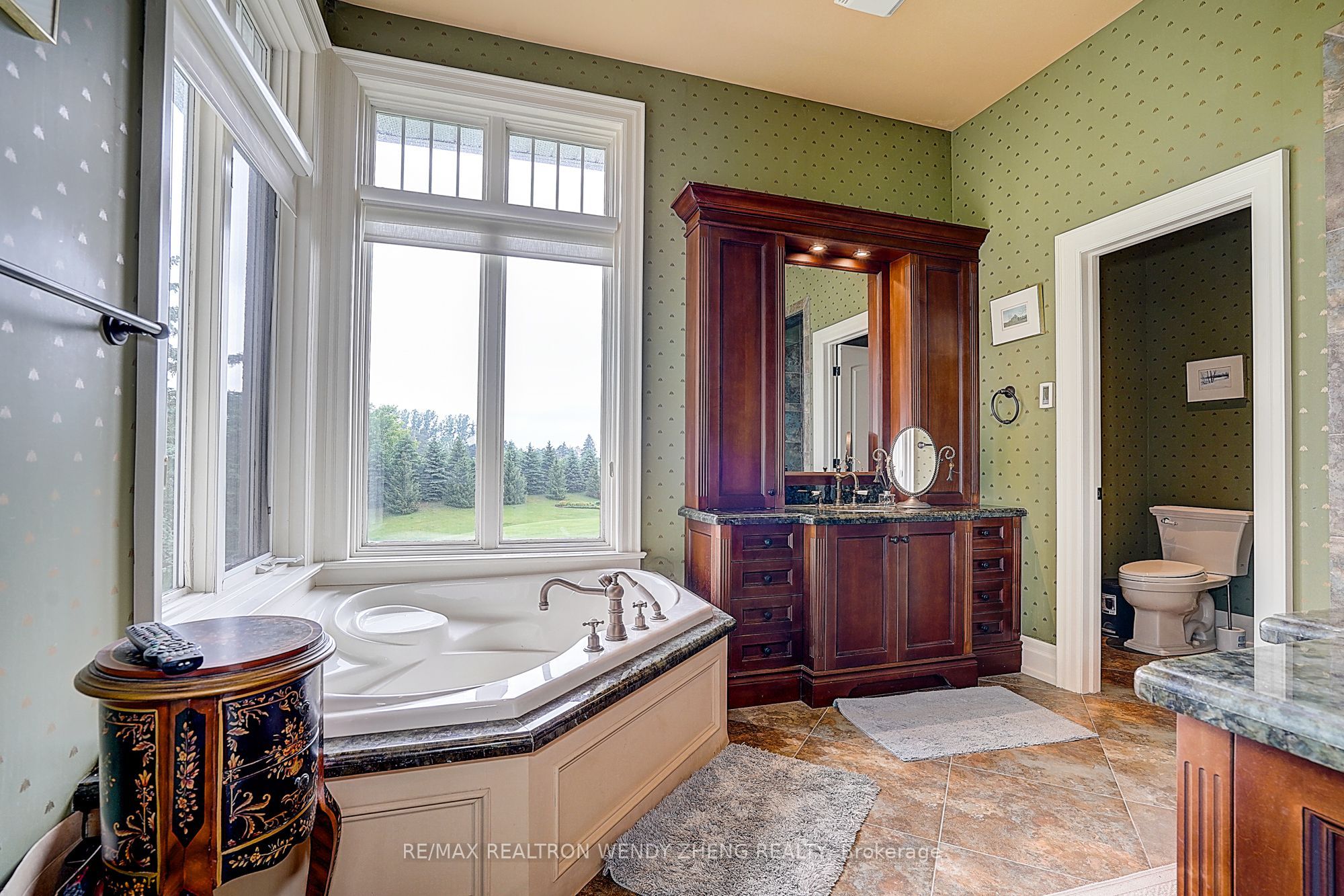 8 Alm Court Property Photo 19