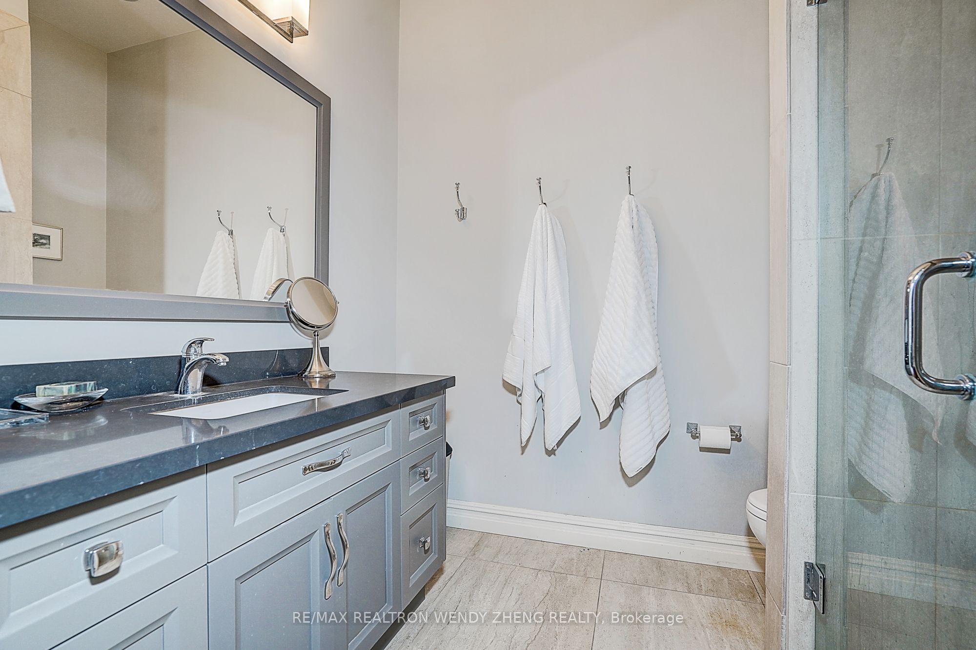 8 Alm Court Property Photo 23