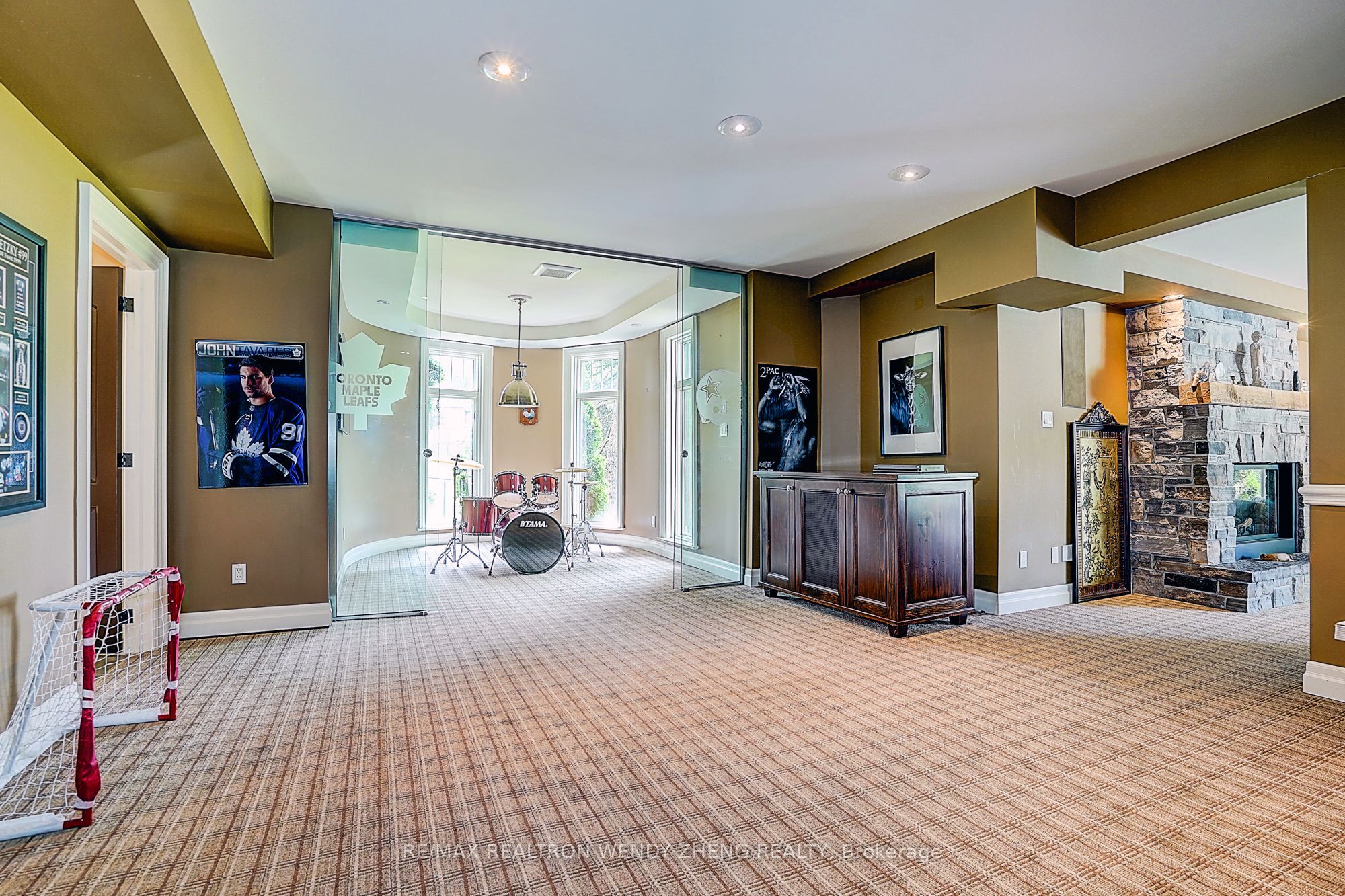 8 Alm Court Property Photo 30