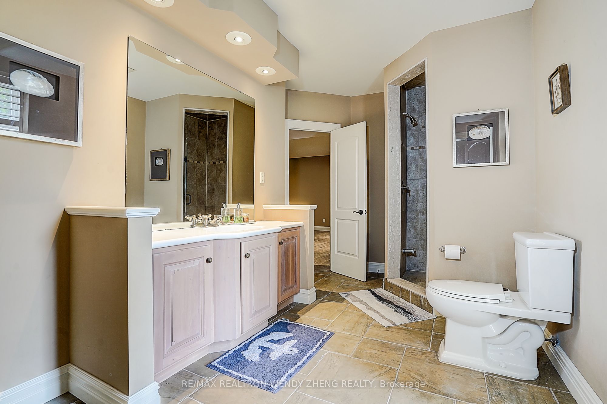 8 Alm Court Property Photo 32