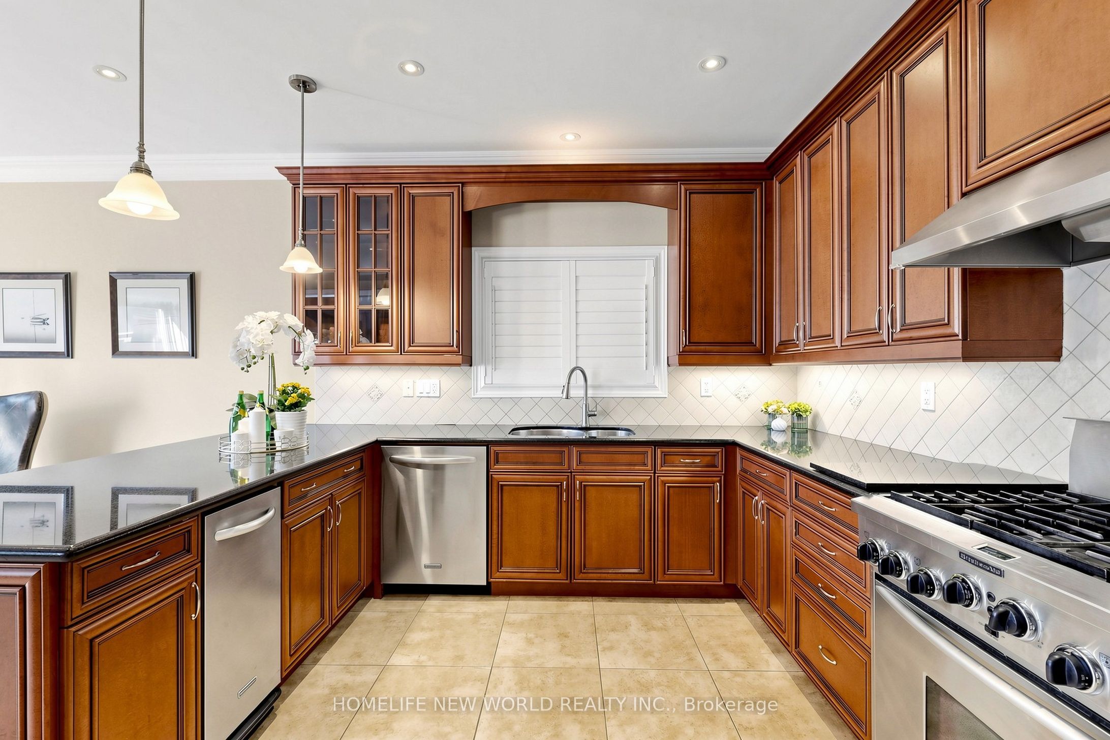 19 Featherwood Drive Property Photo 19