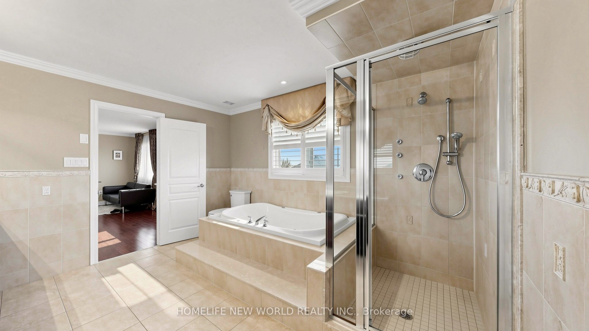 19 Featherwood Drive Property Photo 28