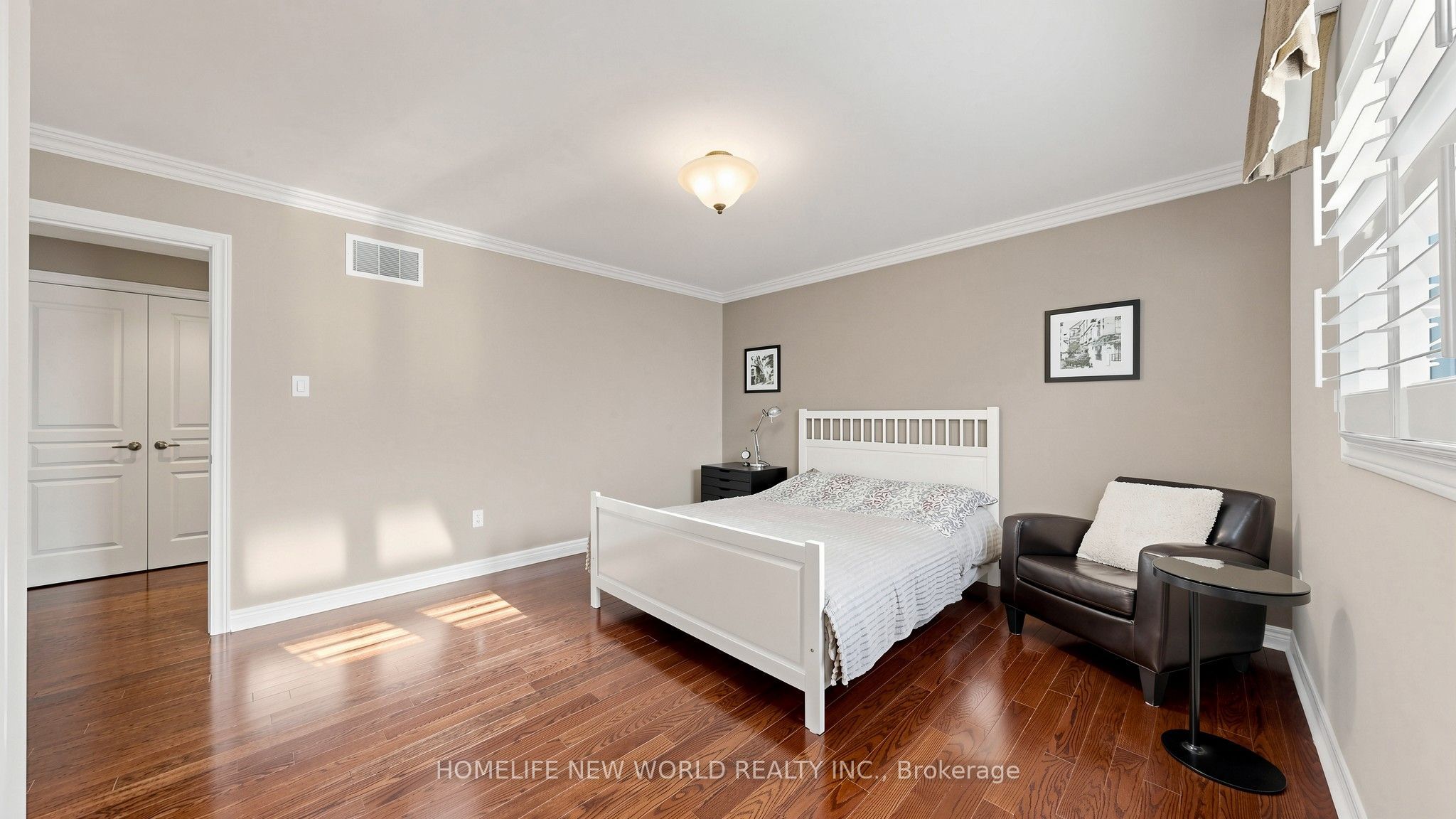 19 Featherwood Drive Property Photo 34