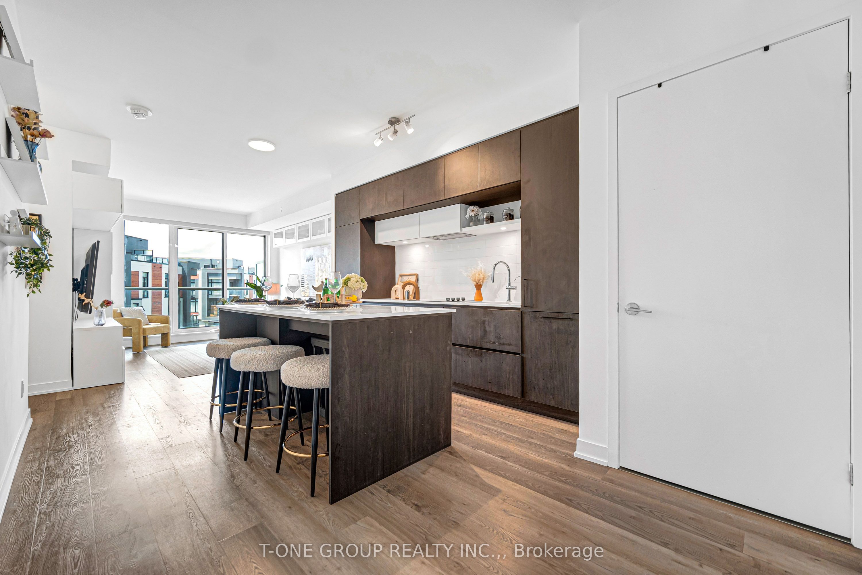 6 David Eyer Road 313 Property Photo 16