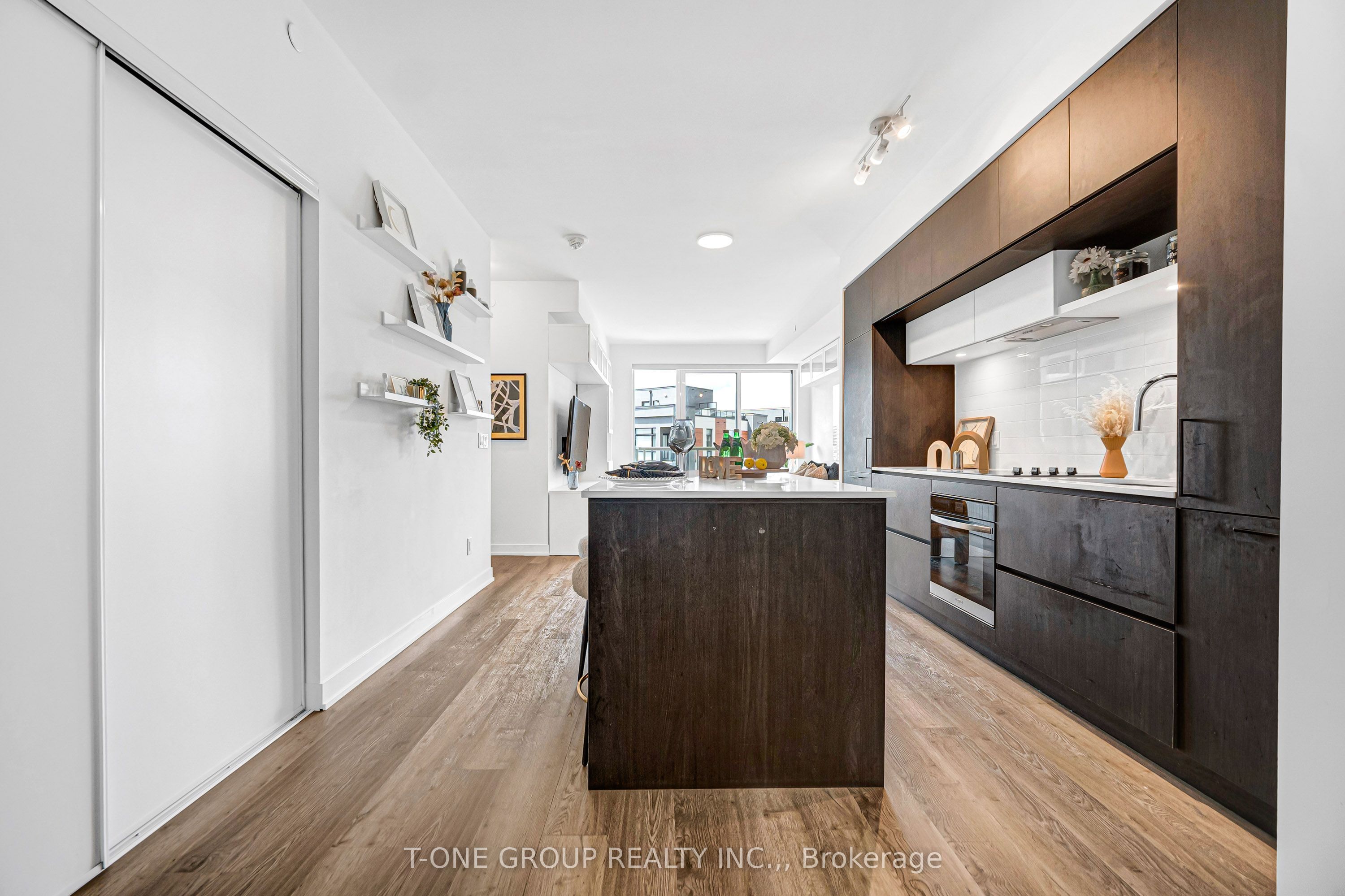6 David Eyer Road 313 Property Photo 17