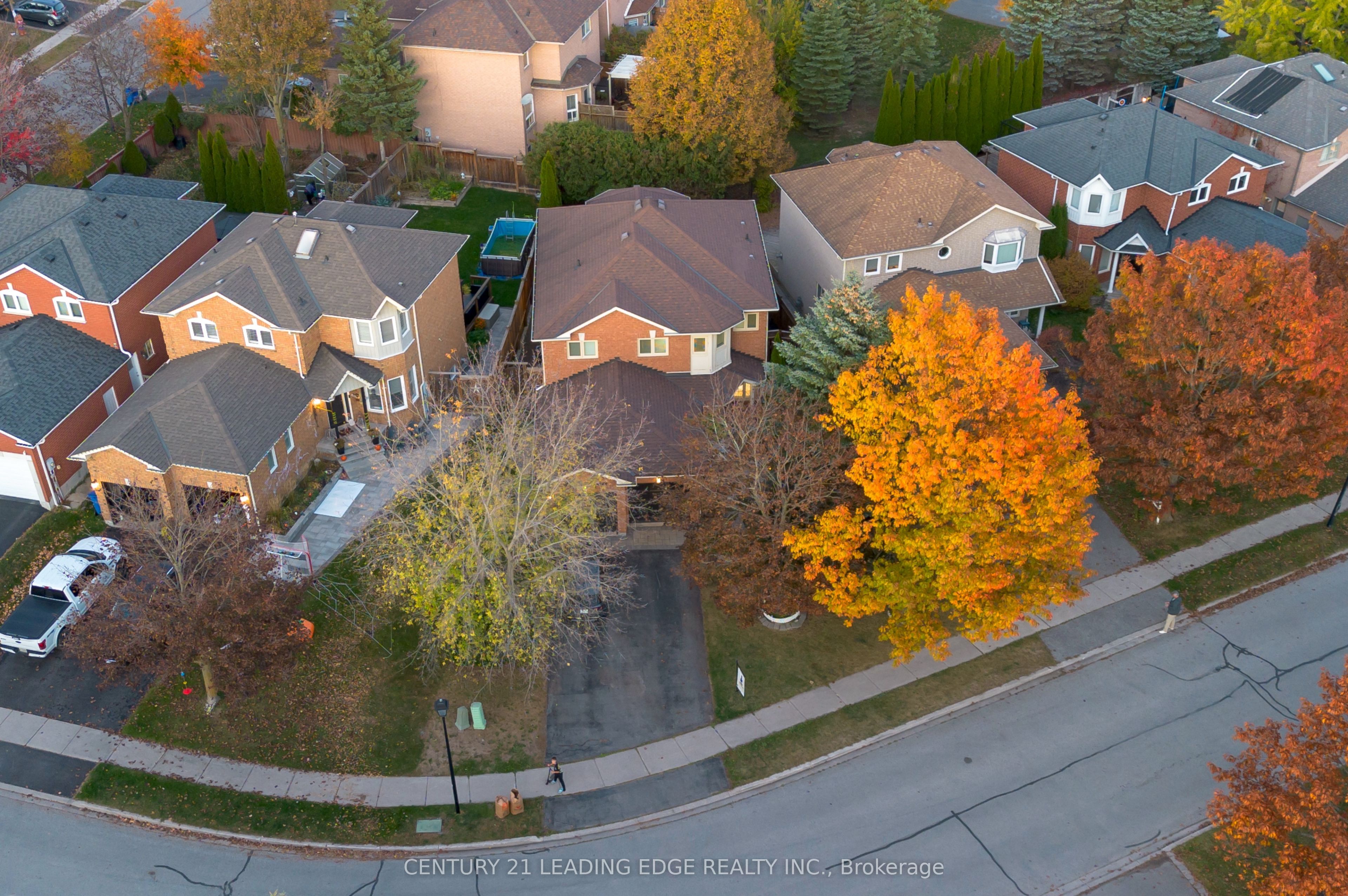 803 Best Circle Property Photo 2