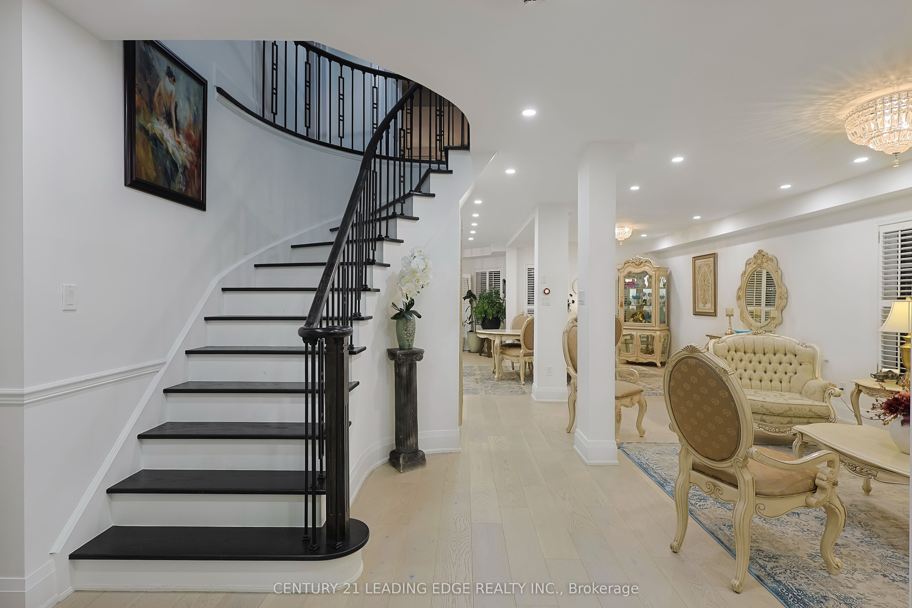 803 Best Circle Property Photo 6