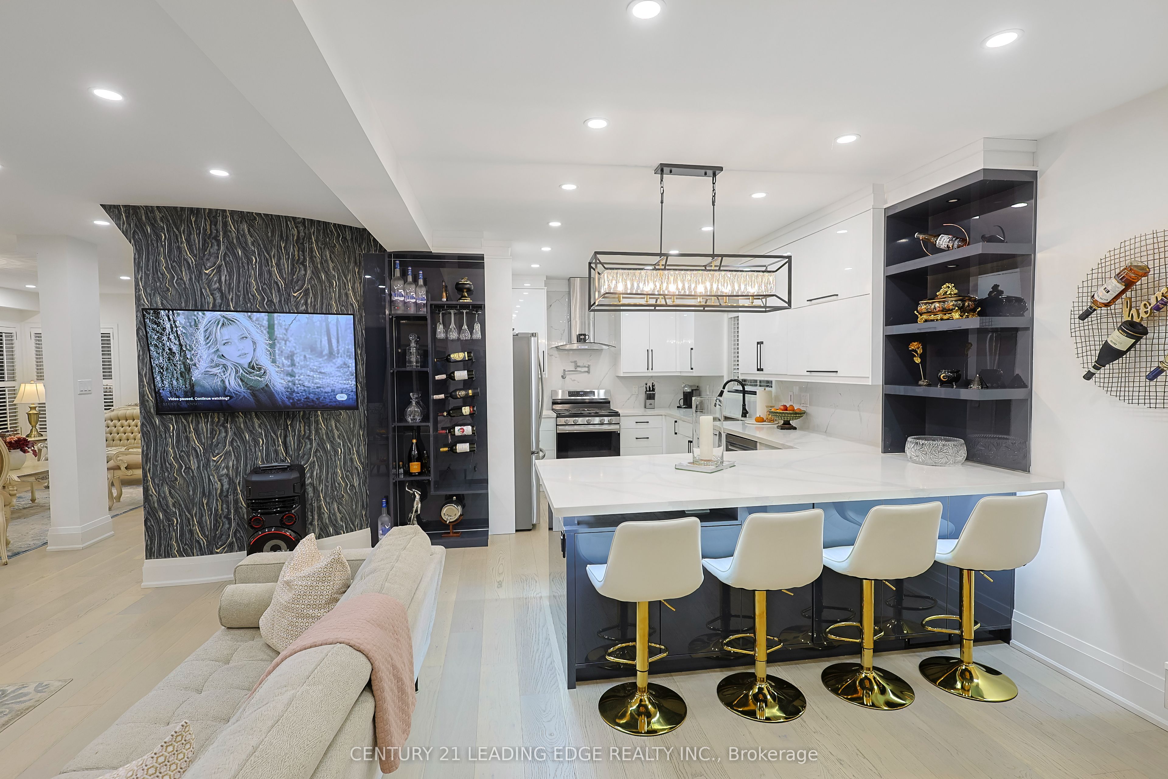 803 Best Circle Property Photo 14