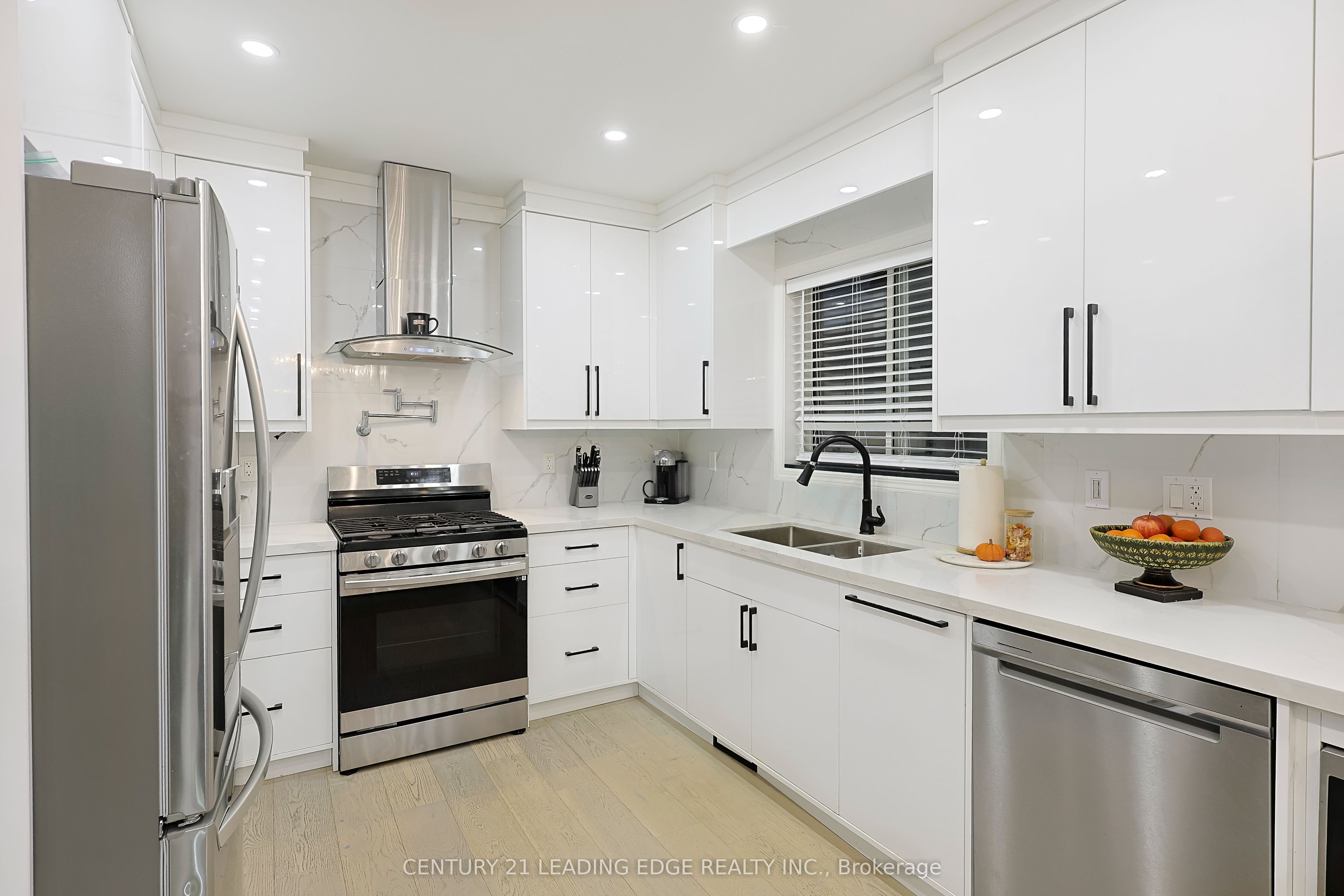 803 Best Circle Property Photo 15