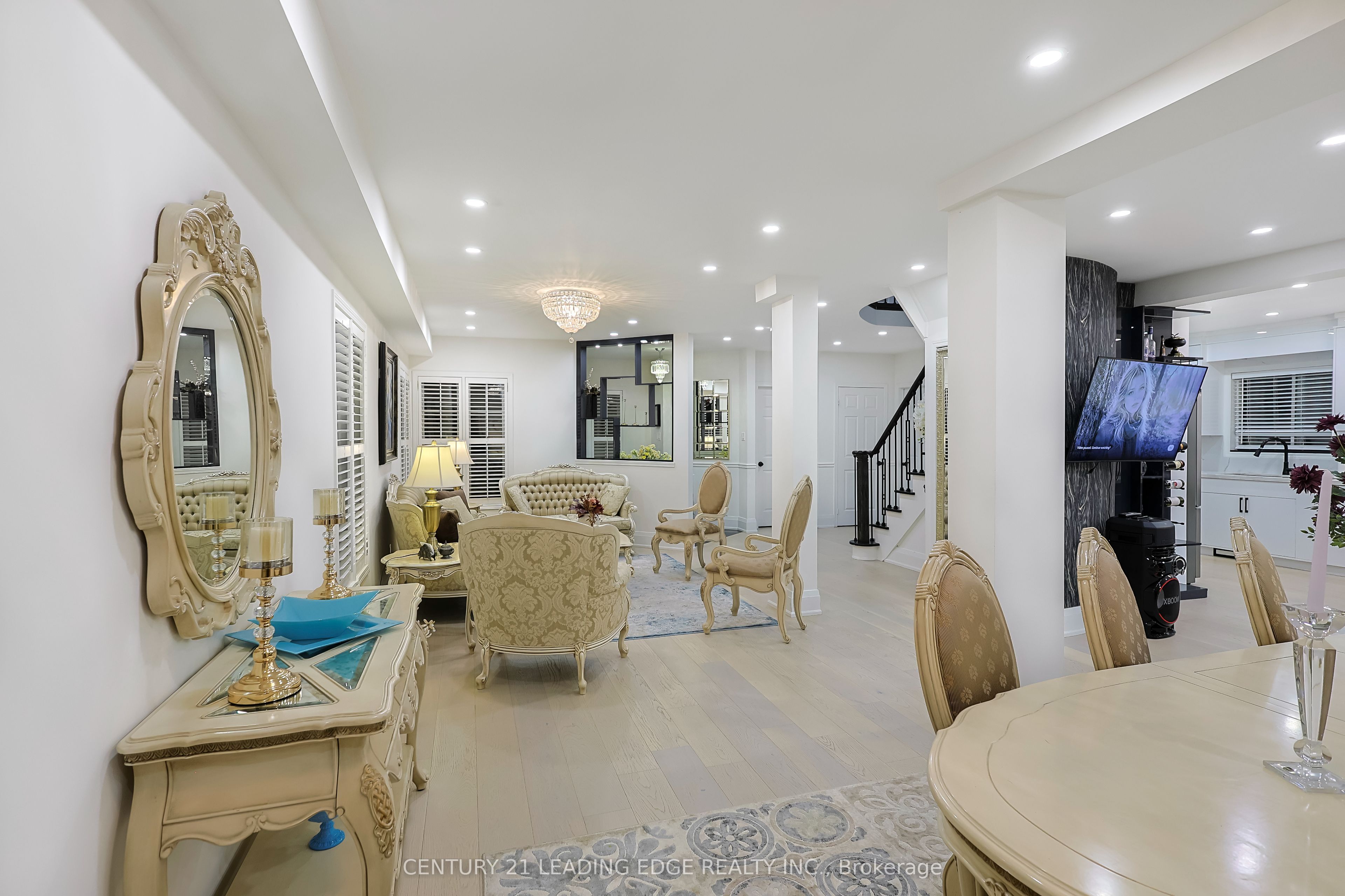 803 Best Circle Property Photo 18