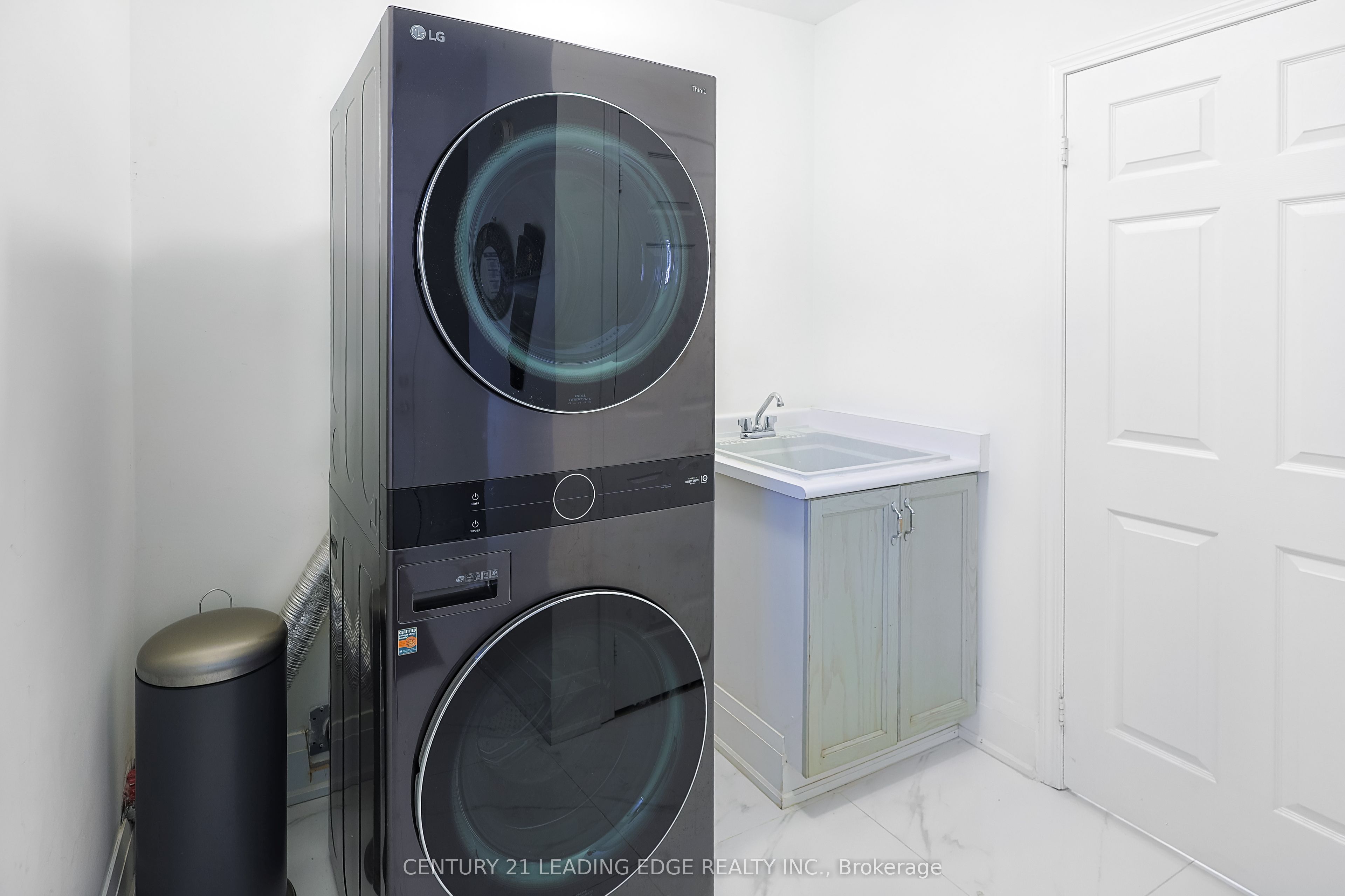 803 Best Circle Property Photo 35
