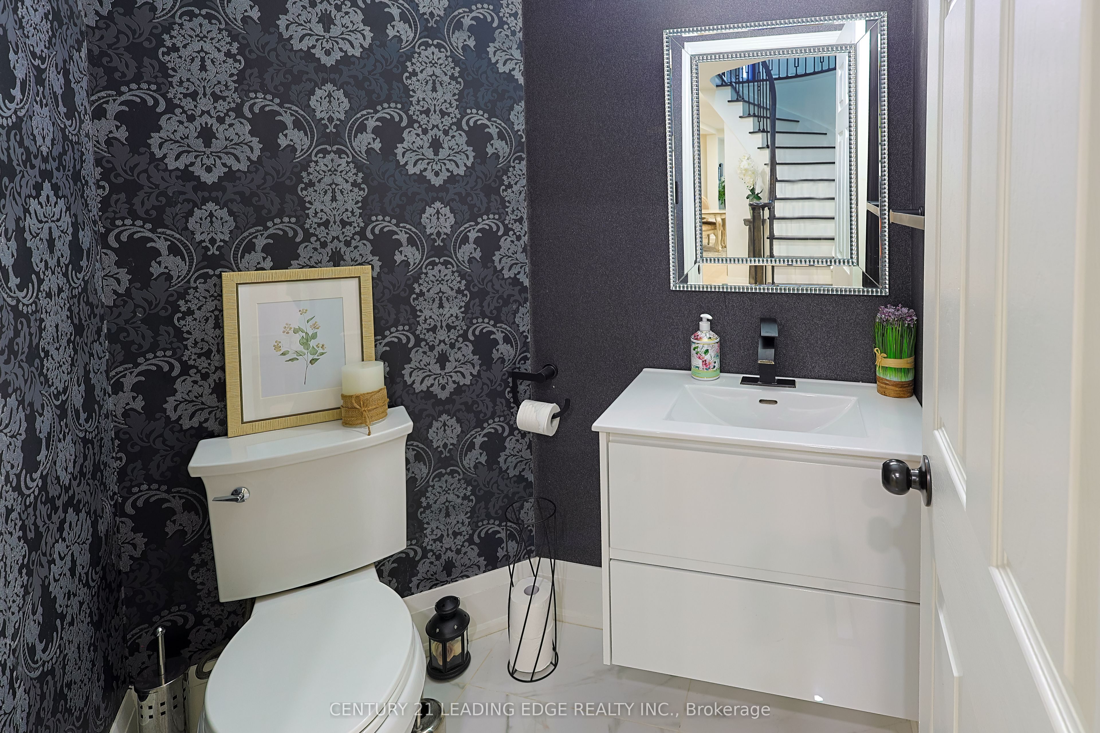 803 Best Circle Property Photo 36