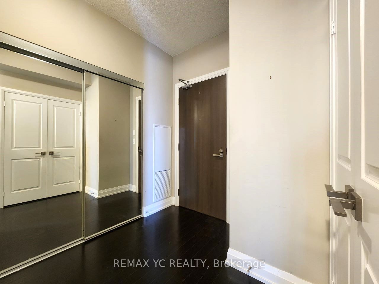 7171 Yonge Street 408 Property Photo 13