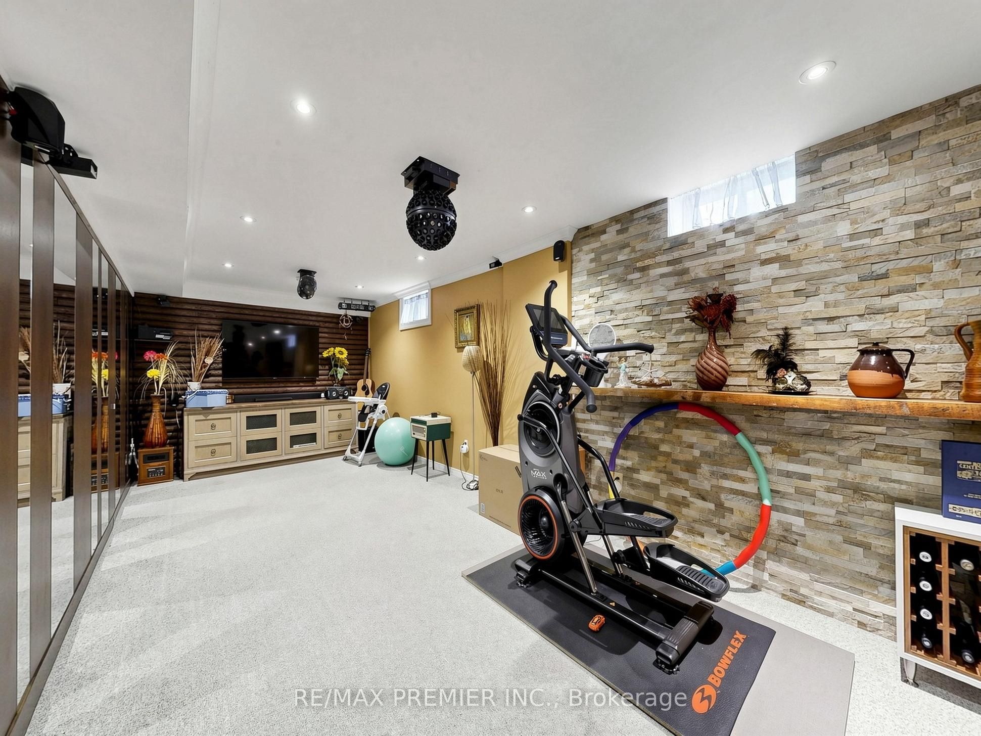 31 Rocksprings Avenue Property Photo 24