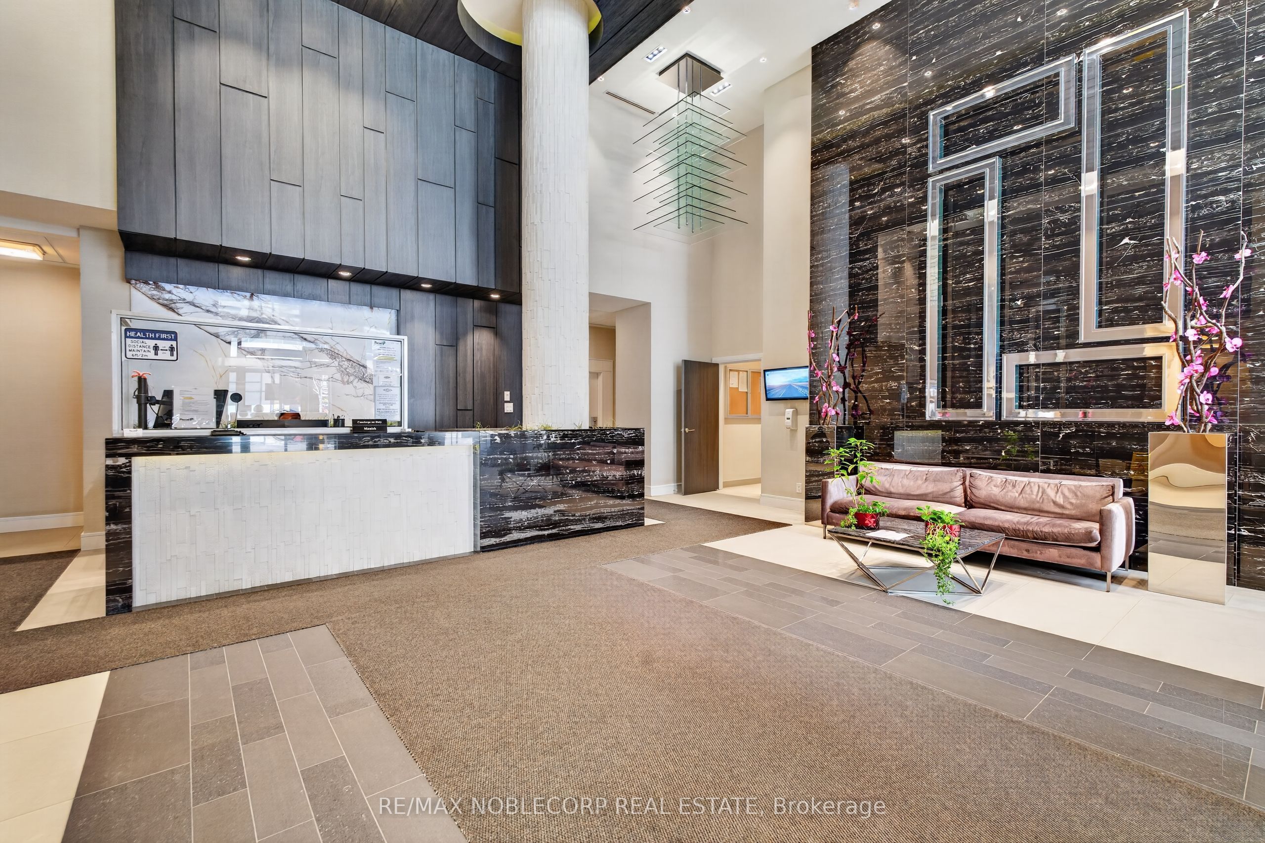 9191 Yonge Street 206sw Property Photo 4